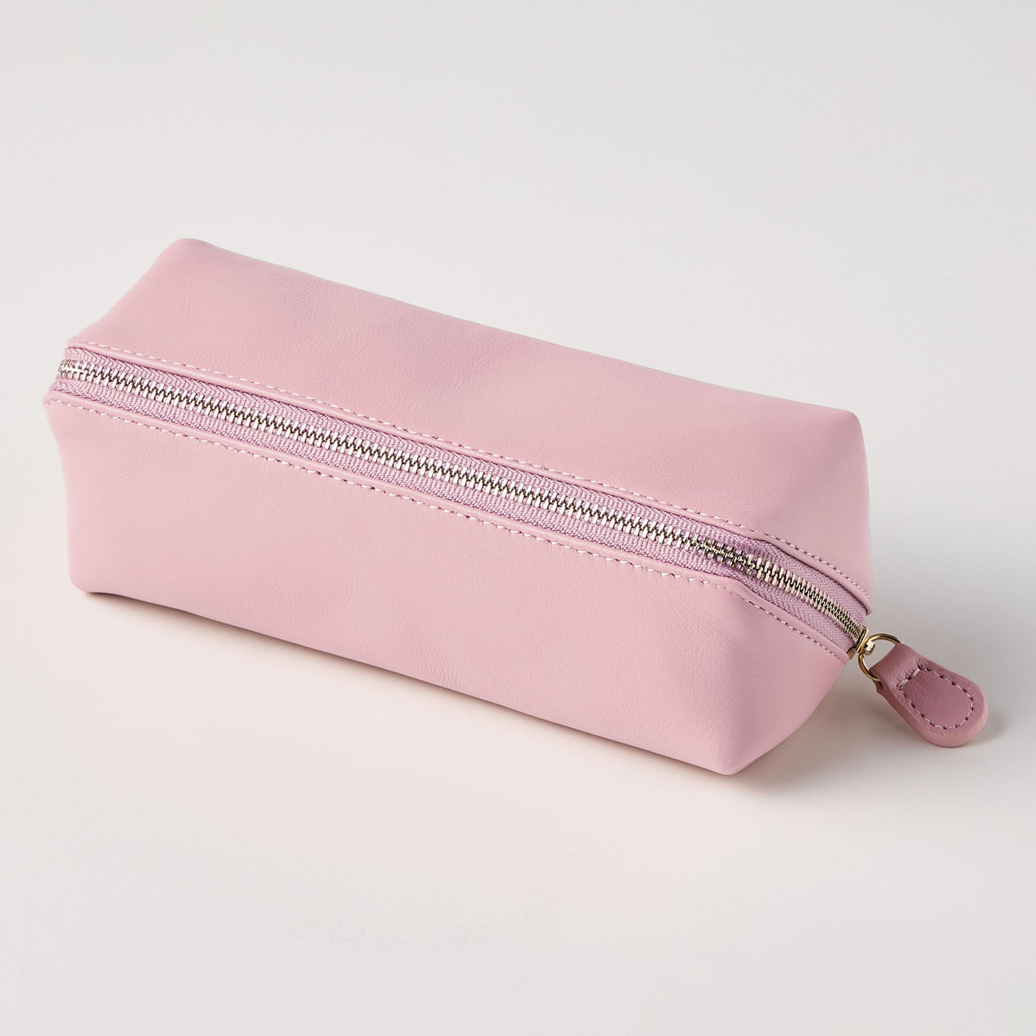 １つで コンパクトにまとまる ラムレザーメガネケース