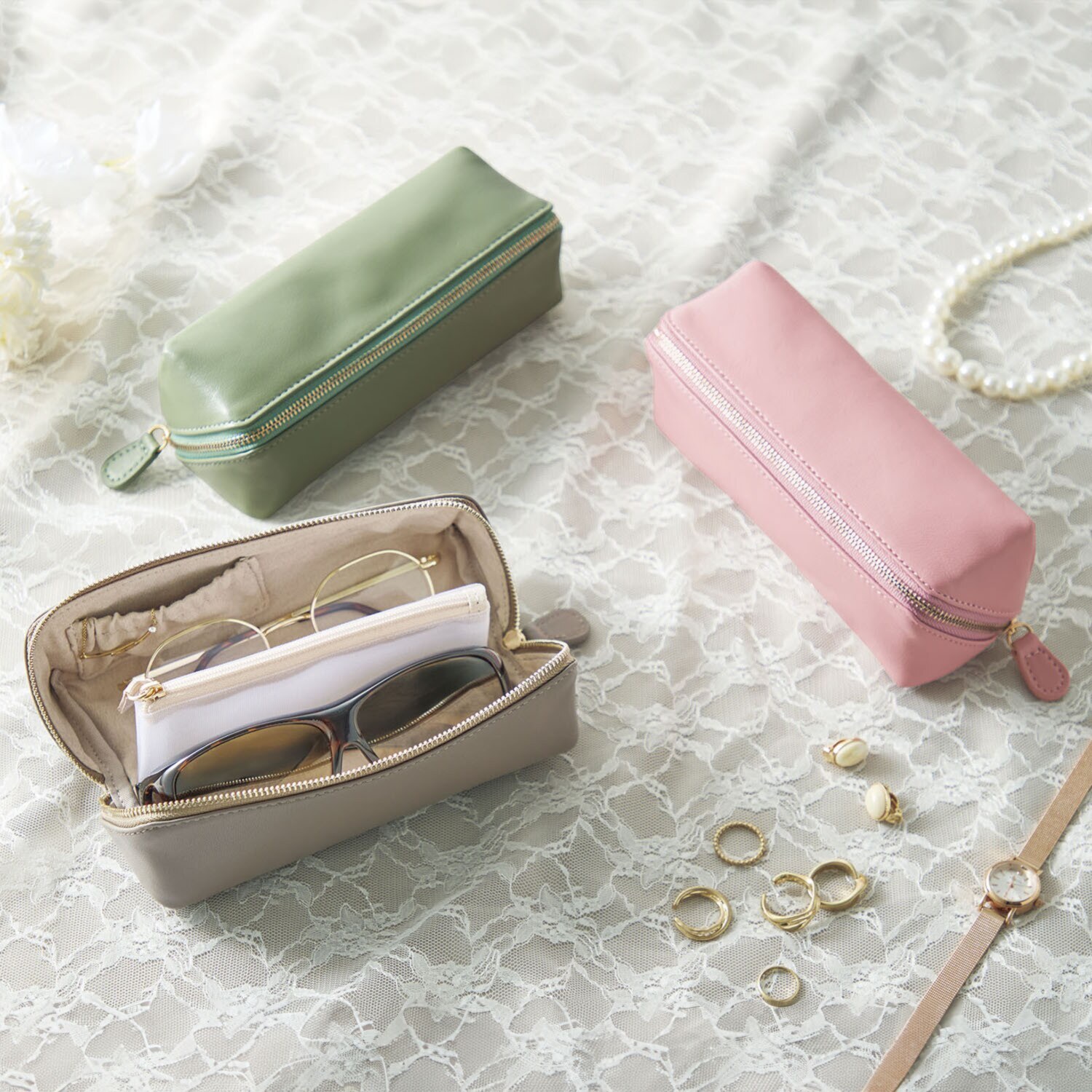 １つで コンパクトにまとまる ラムレザーメガネケース