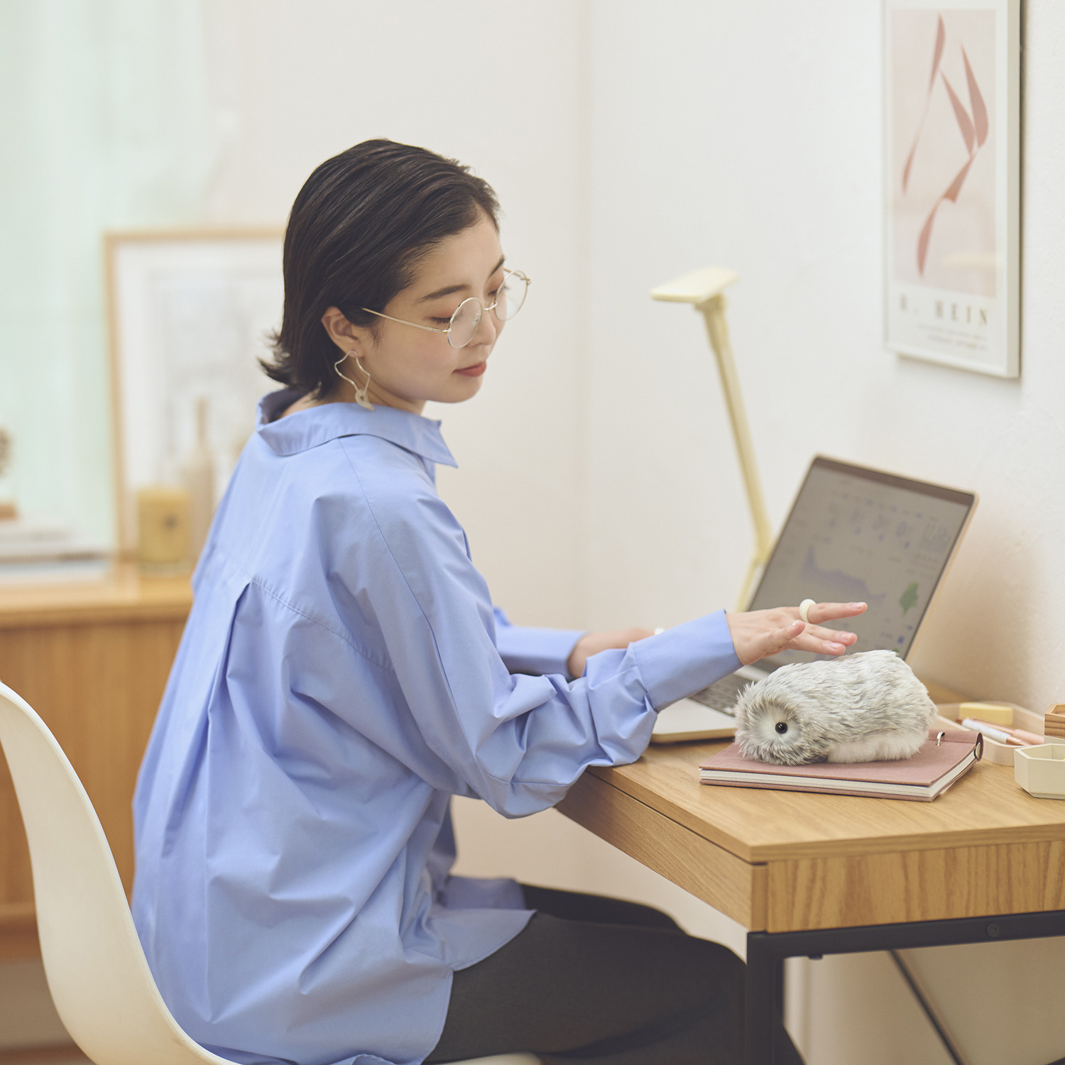 カシオ 人とふれあうことで 個性が育つ 感情をもつＡＩペット モフリン