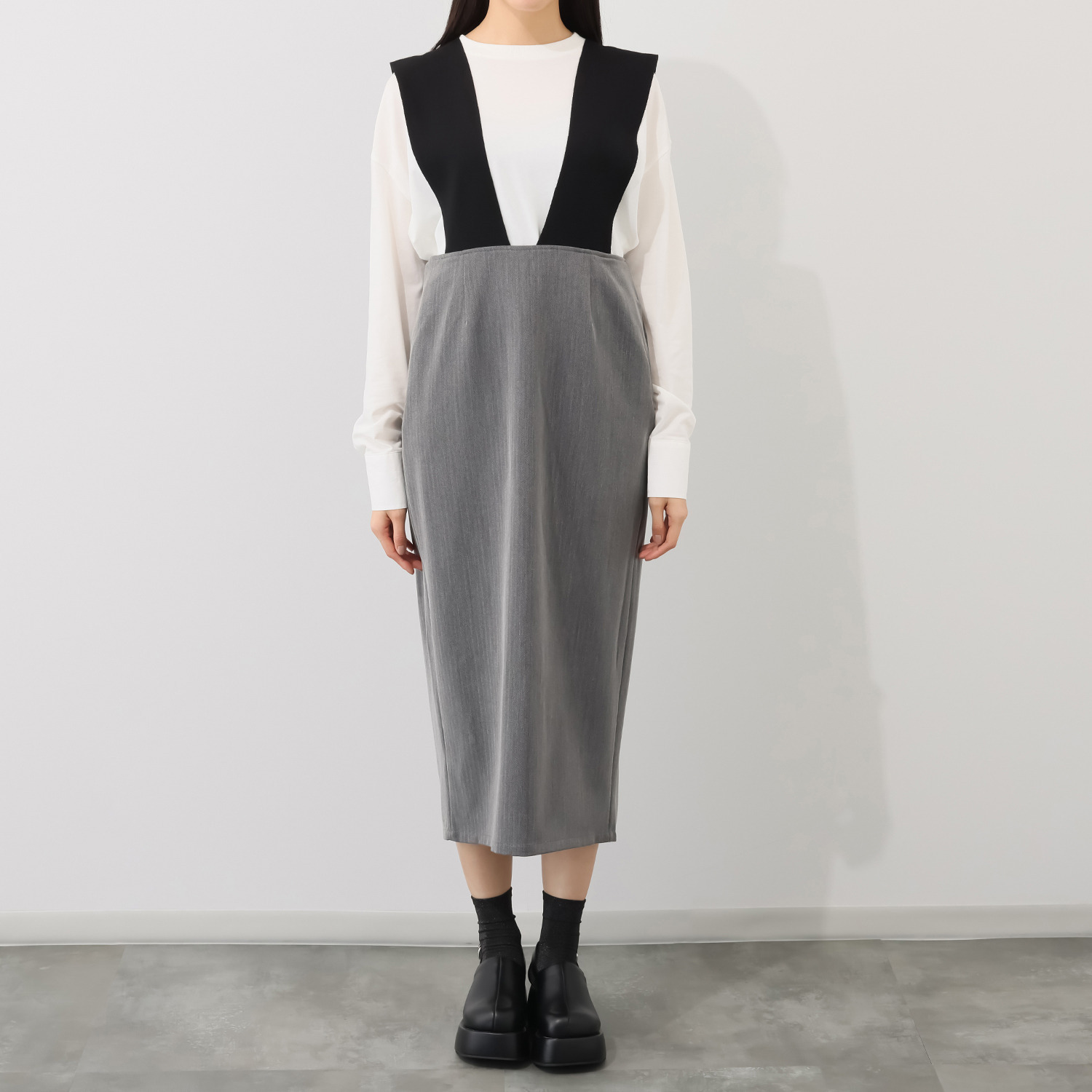 ウノ・ウノ・ドゥーエ 大人Ｉライン ジャンパースカート