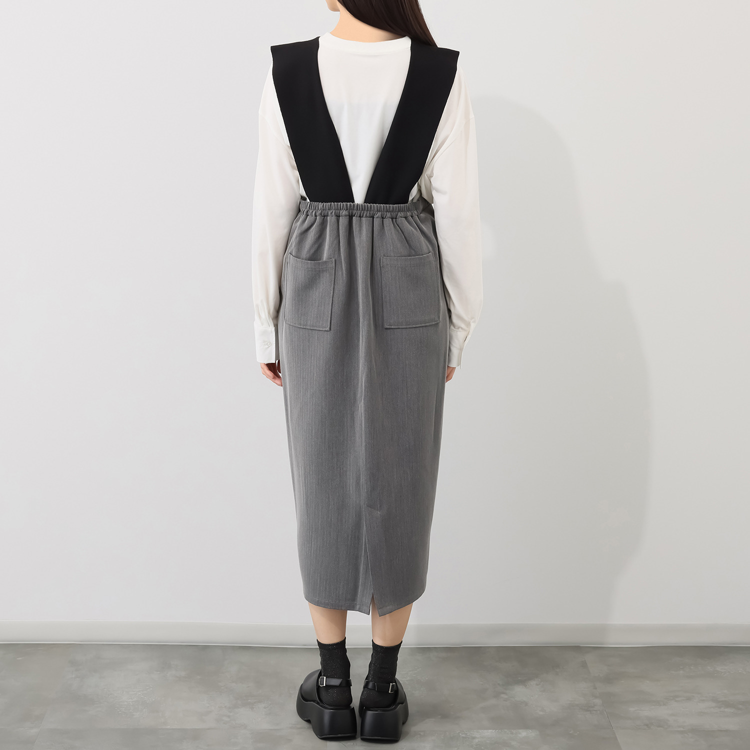 ウノ・ウノ・ドゥーエ 大人Ｉライン ジャンパースカート