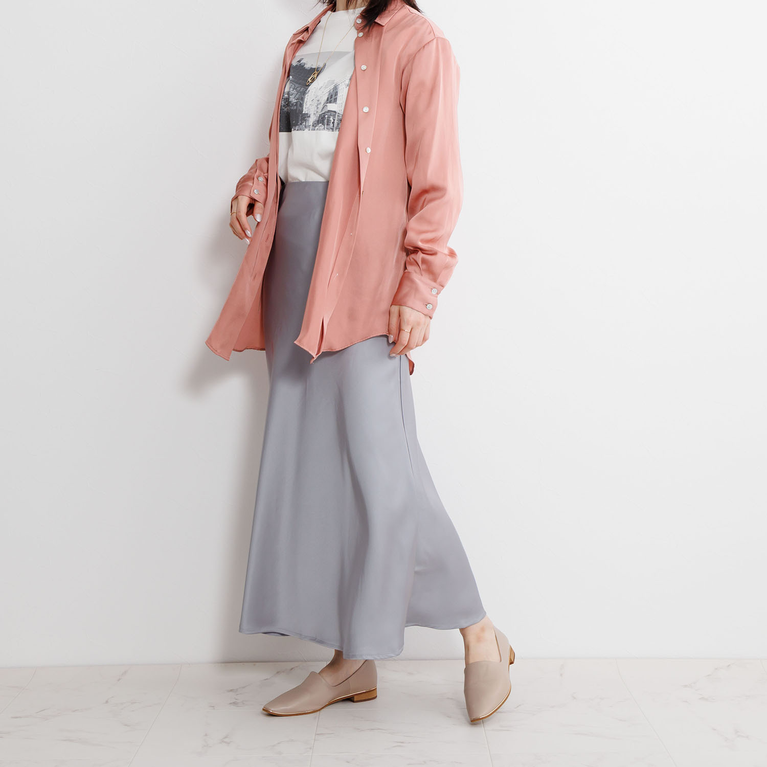 卑弥呼 ＜日本製＞はっ水本革 メタルライン フラットパンプス