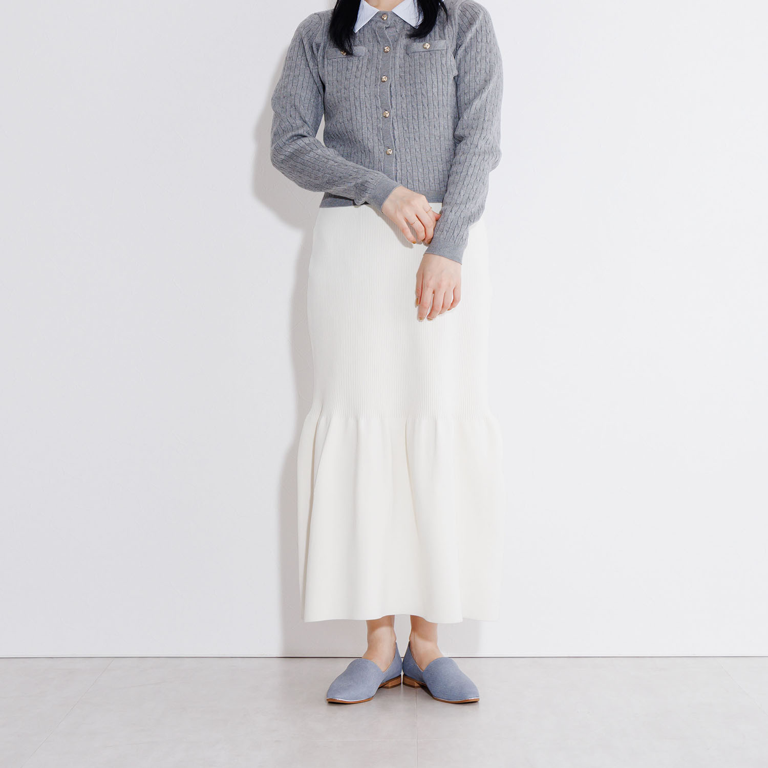 卑弥呼 ＜日本製＞はっ水本革 メタルライン フラットパンプス