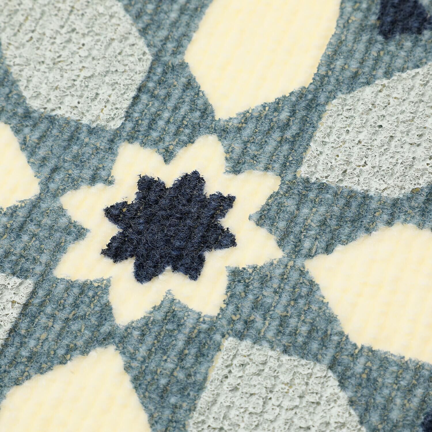 おくだけ吸着 消臭・はっ水・防汚機能付 タイルマット モロッコタイル柄 同色４枚セット