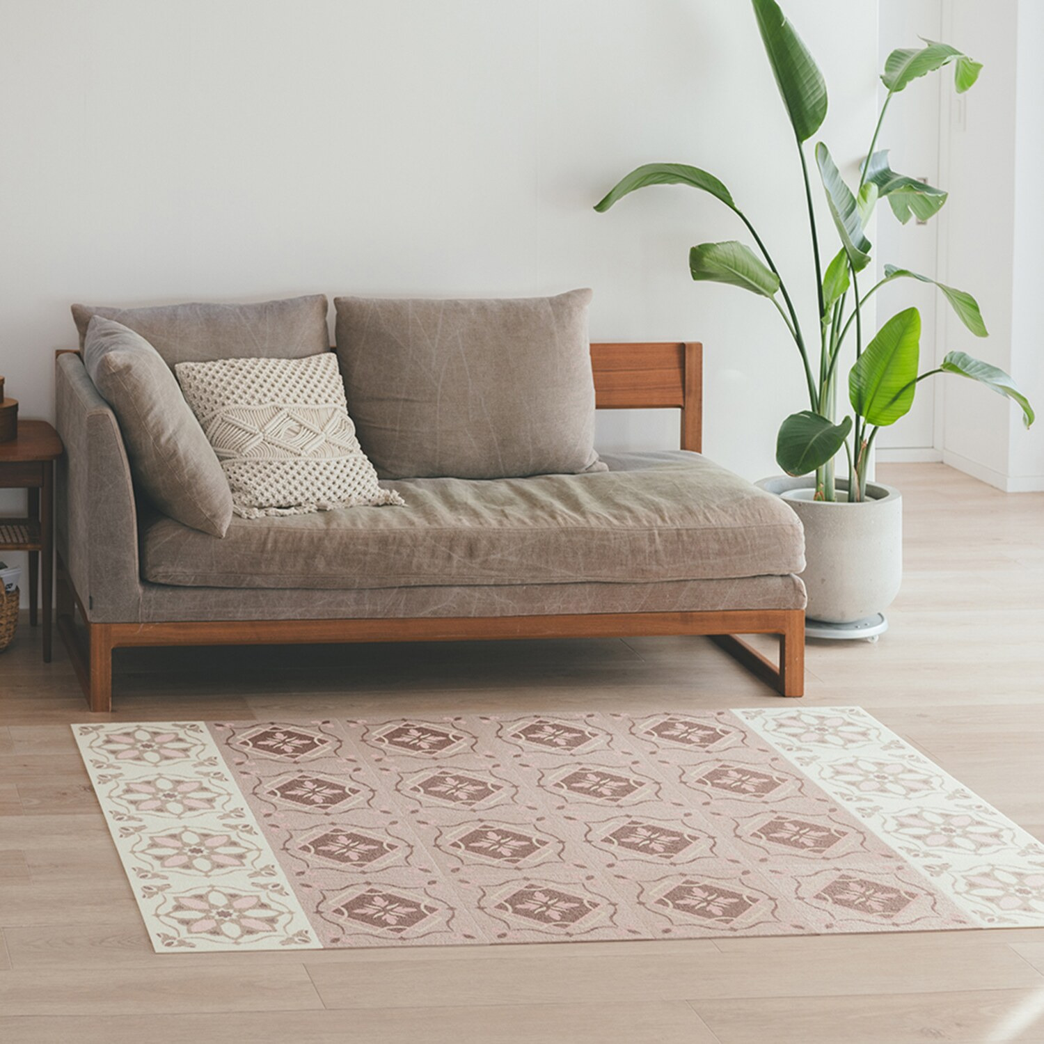 おくだけ吸着 消臭・はっ水・防汚機能付 タイルマット モロッコタイル柄 同色４枚セット