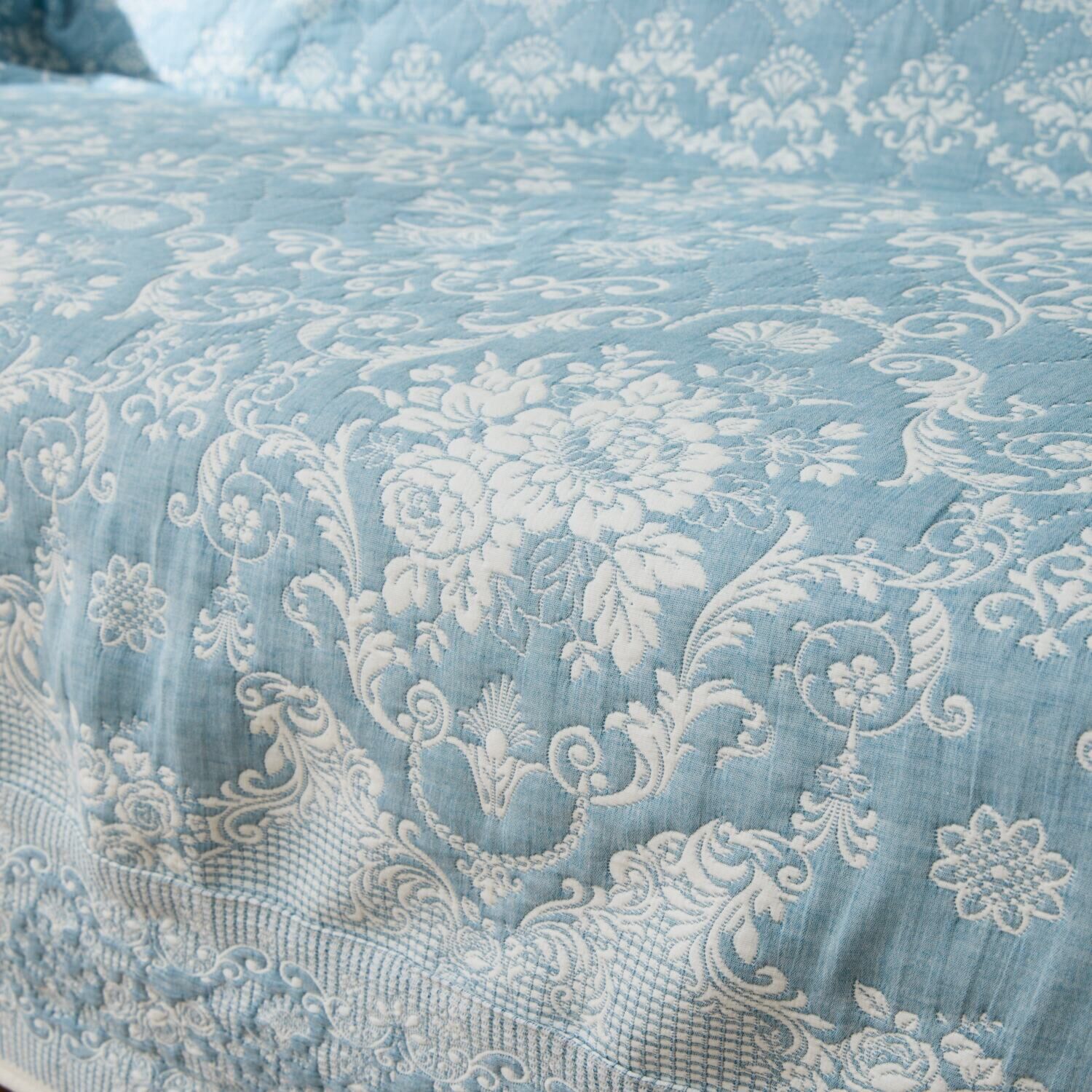 スワトウ刺しゅう協会認定 ジャガード織マルチカバー ＜１９０×２４０ｃｍ＞