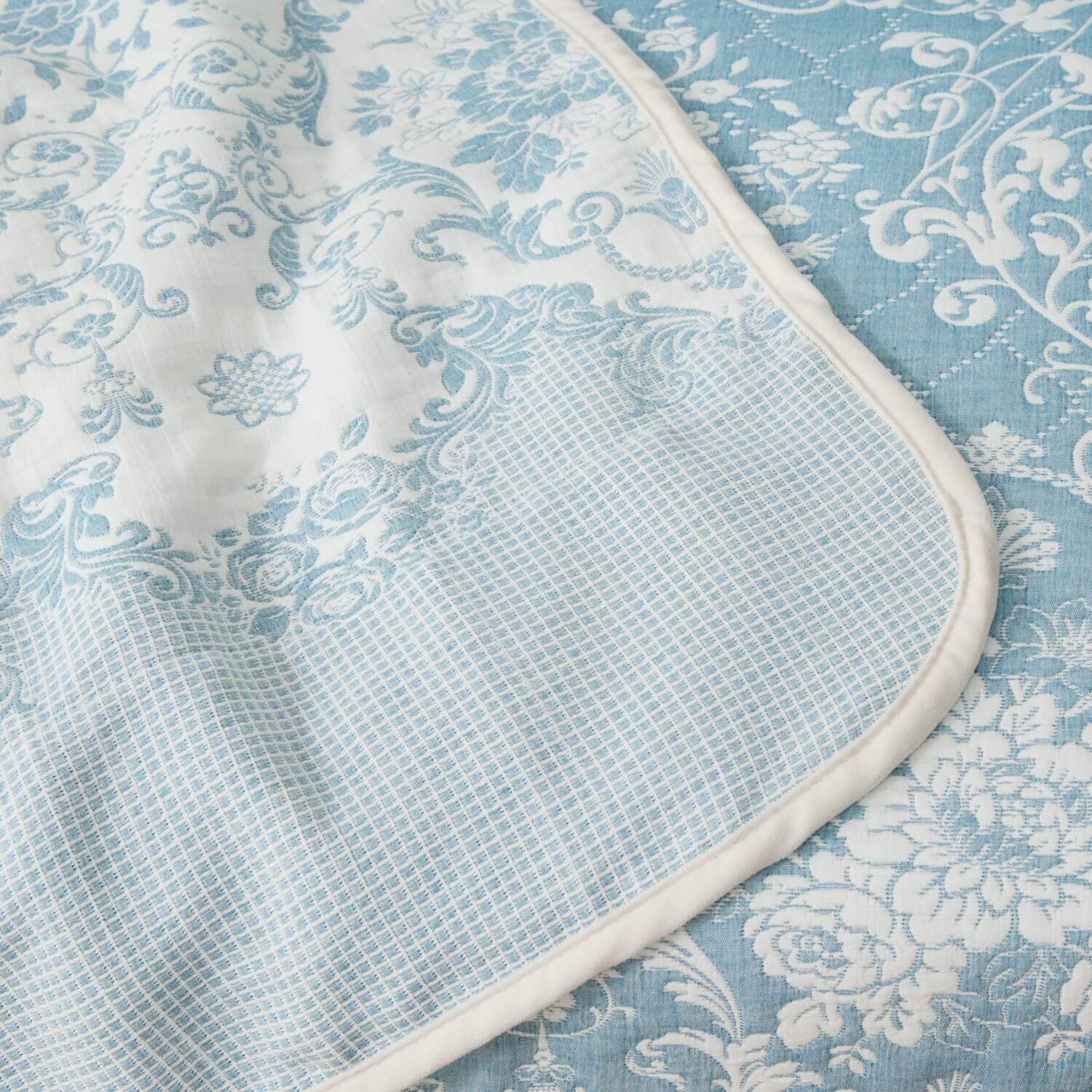 スワトウ刺しゅう協会認定 ジャガード織マルチカバー ＜１９０×２４０ｃｍ＞