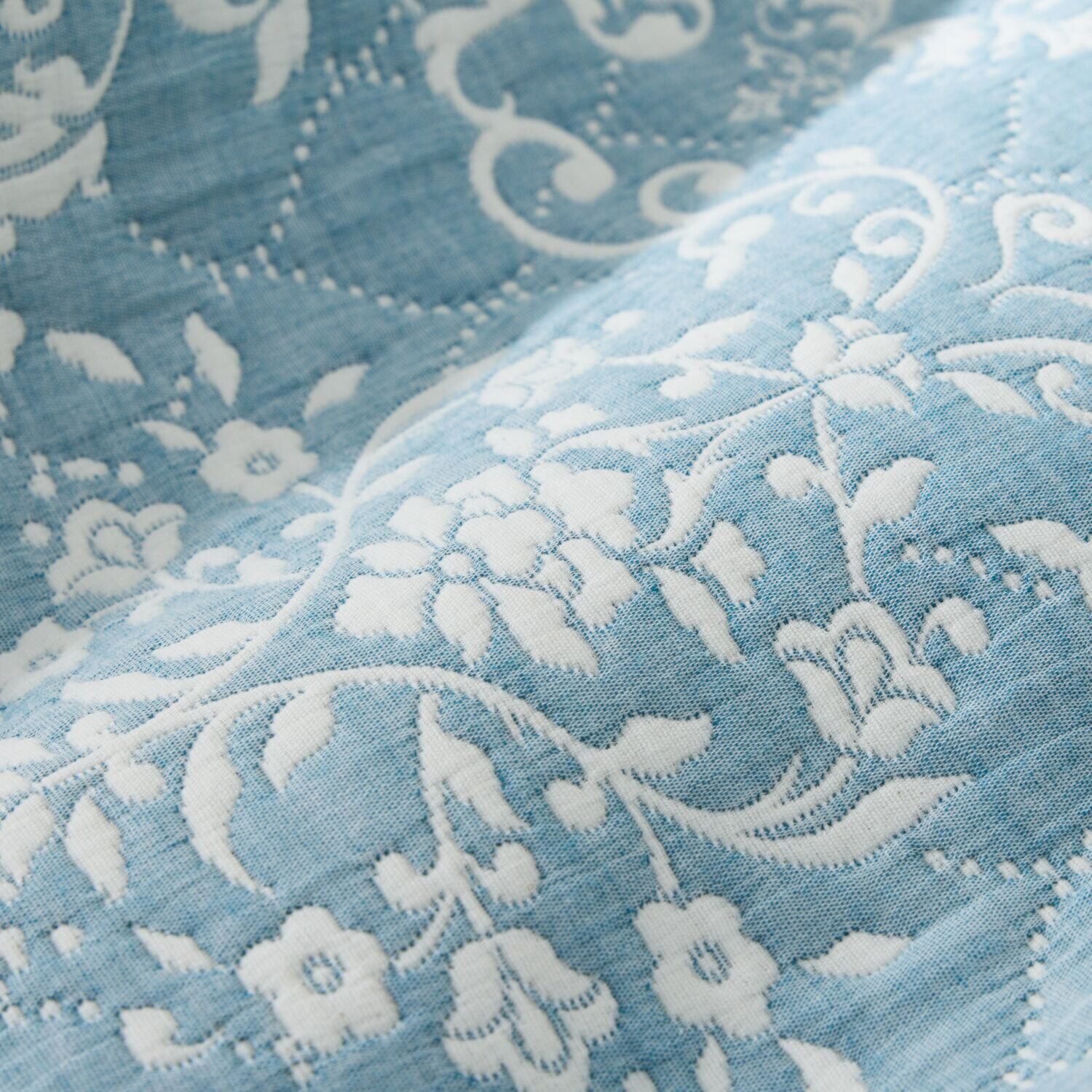 スワトウ刺しゅう協会認定 ジャガード織マルチカバー ＜１９０×２４０ｃｍ＞