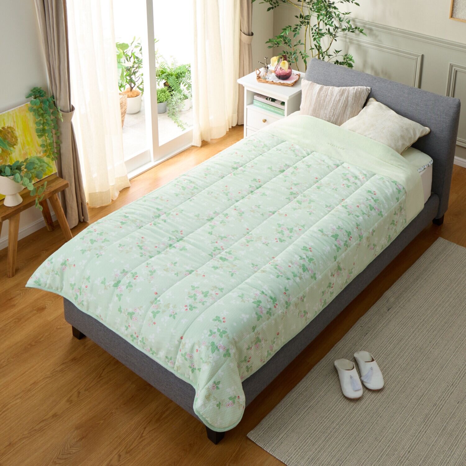 ウェッジウッド ワイルドストロベリー さらふわ肌掛けふとん ＜シングル＞