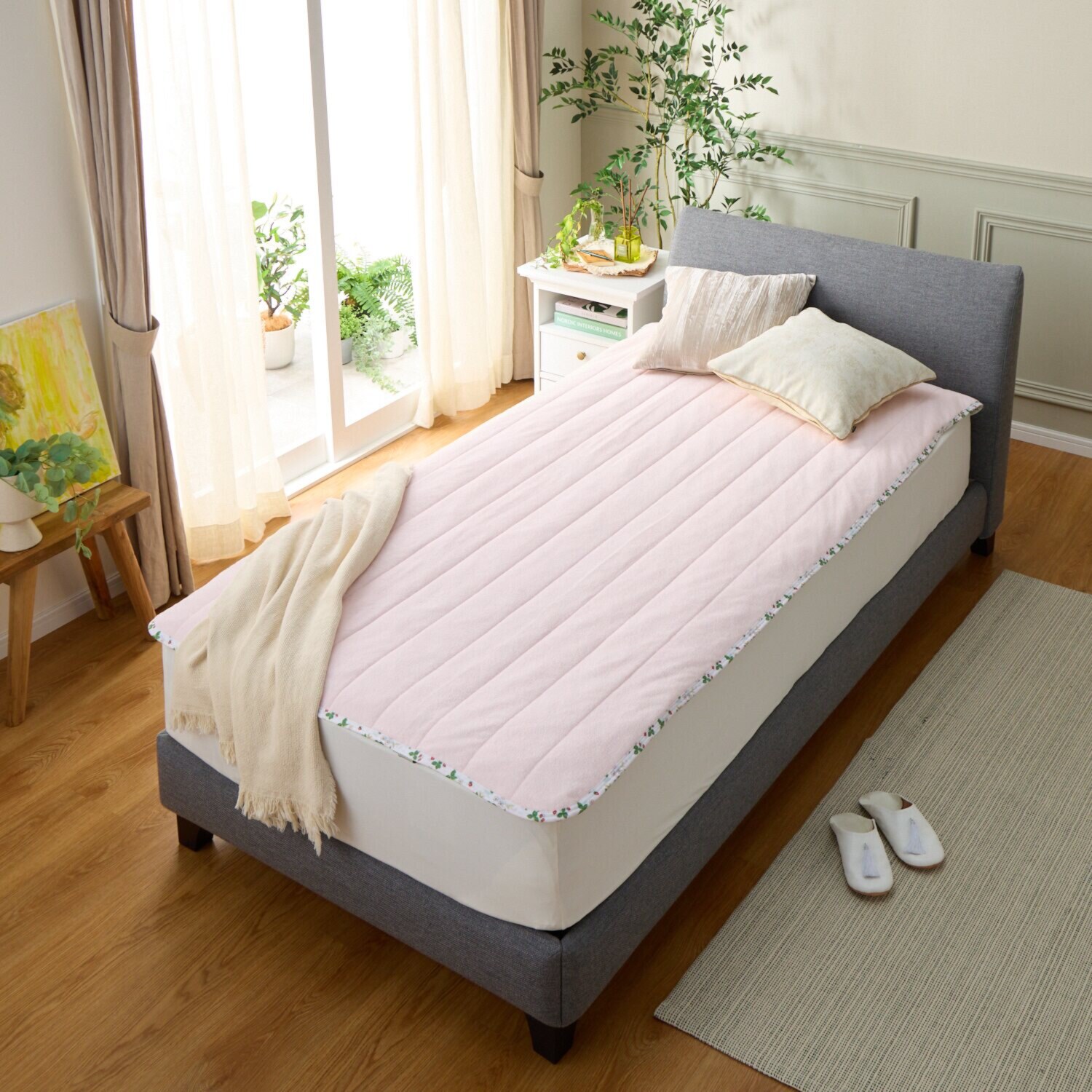 ウェッジウッド ワイルドストロベリー リバーシブル敷きパッド ＜シングル＞