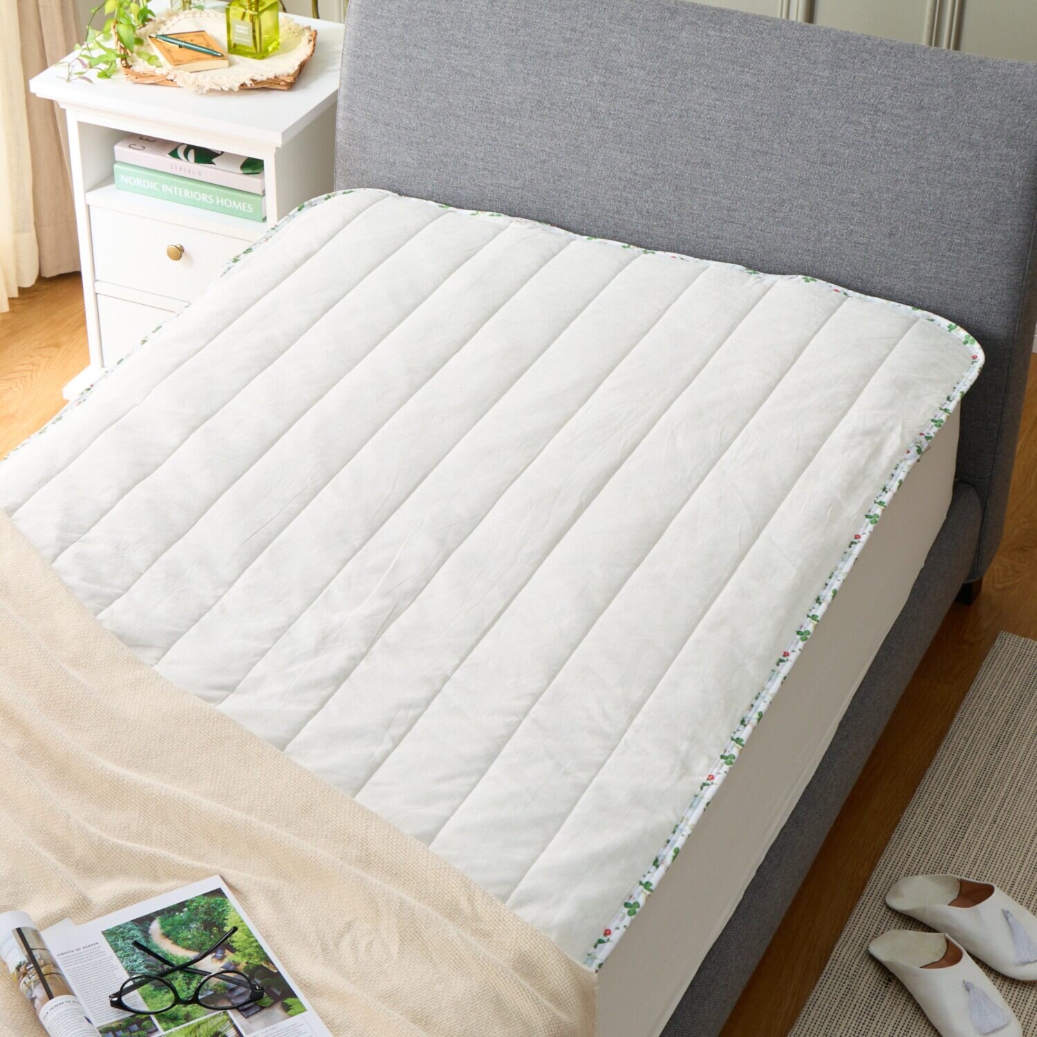 ウェッジウッド ワイルドストロベリー リバーシブル敷きパッド ＜シングル＞