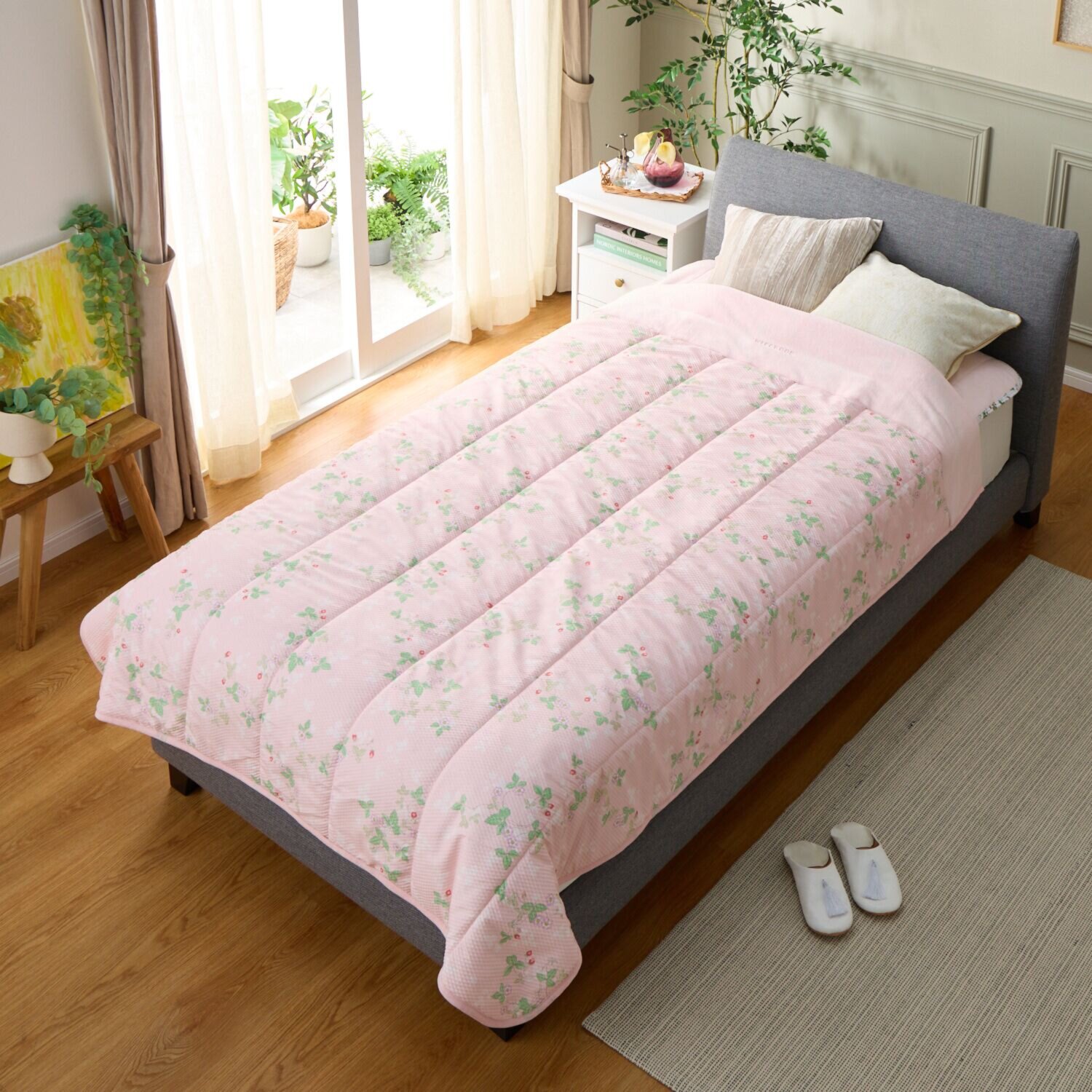 ウェッジウッド ワイルドストロベリー リバーシブル敷きパッド ＜シングル＞