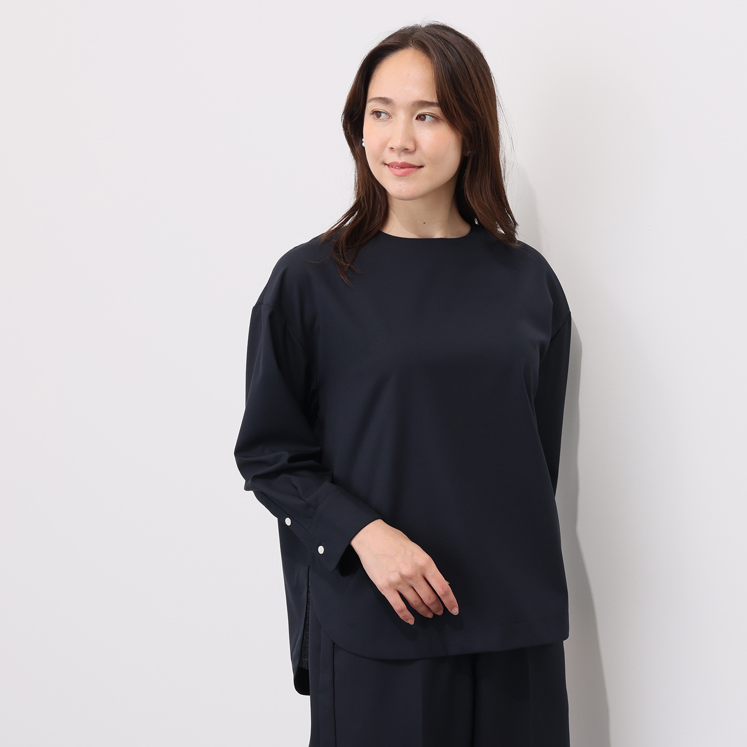 メリオン オーストラリア産 メリノウール混 シルキーソフトタッチ ラウンドヘムブラウス