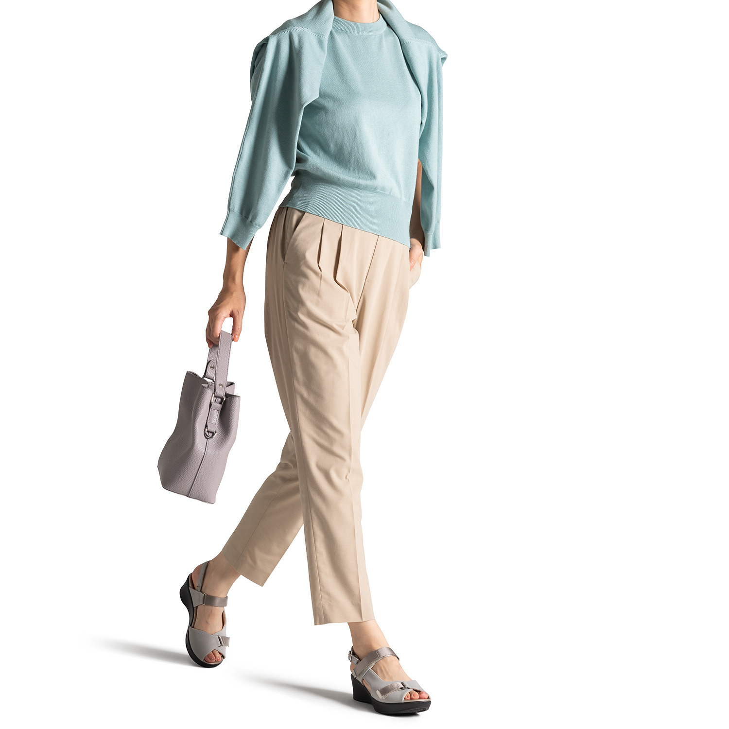 アーチフィッター 足裏の３点アーチを 正しい位置でサポート！ ウォーキングサンダル １３０ ＜グログランアクセント＞