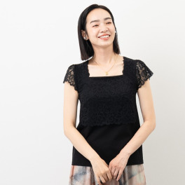 オン　ザ　エッジ レース使いが美しく ホールド感が心地良い モールドカップ付 ベア天竺フレンチスリーブ プルオーバー