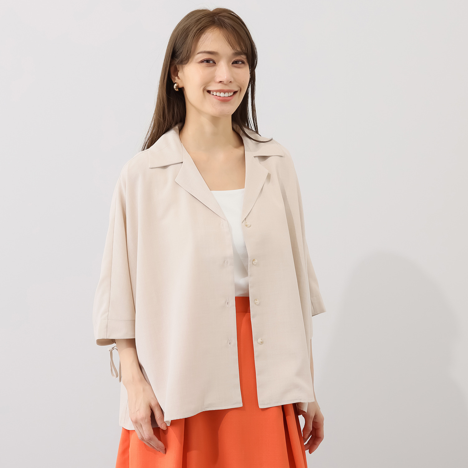 ウノ・ウノ・ドゥーエ 軽くて涼しい シワになりにくい こなれショート丈 バックギャザー シャツジャケット