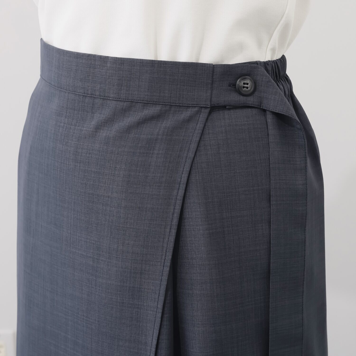 ウノ・ウノ・ドゥーエ 軽くて涼しい シワになりにくい 楽ちん着脱 ラップ風ワイドパンツ