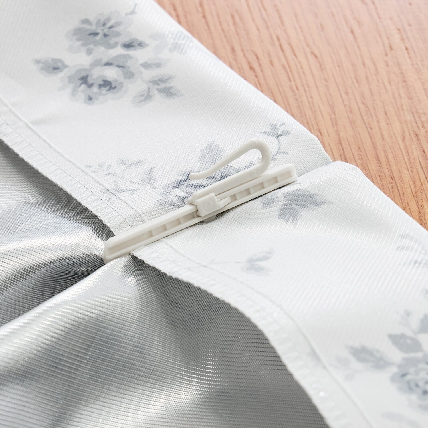 エコファイン 遮熱＆ＵＶカット フラワー柄カーテン２枚組 ＜１００×１９８ｃｍ＞