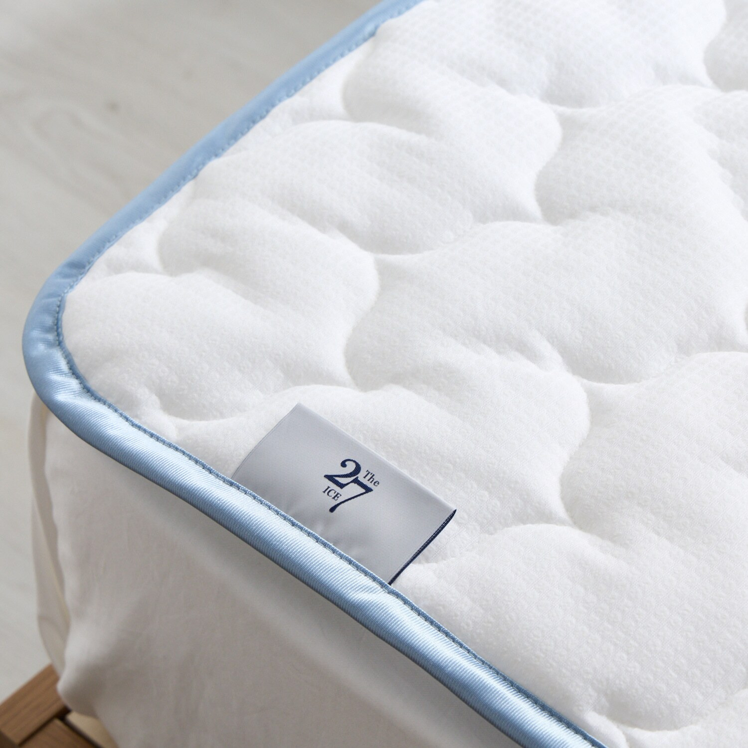 快眠博士 夏の夜を圧倒的に快適に！ Ｔｈｅ　ＩＣＥ　２７ 敷きパッド ＜セミダブル＞