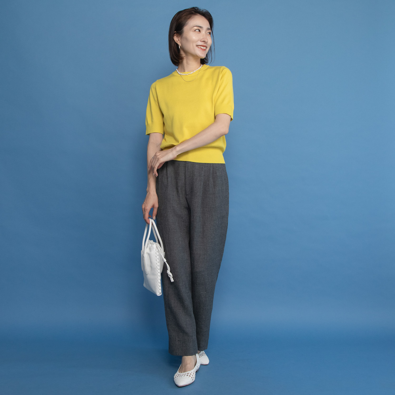 レア　ジェム 天然素材のマリアージュ フレンチリネンとウールで 上質カジュアルを装う ツータックパンツ