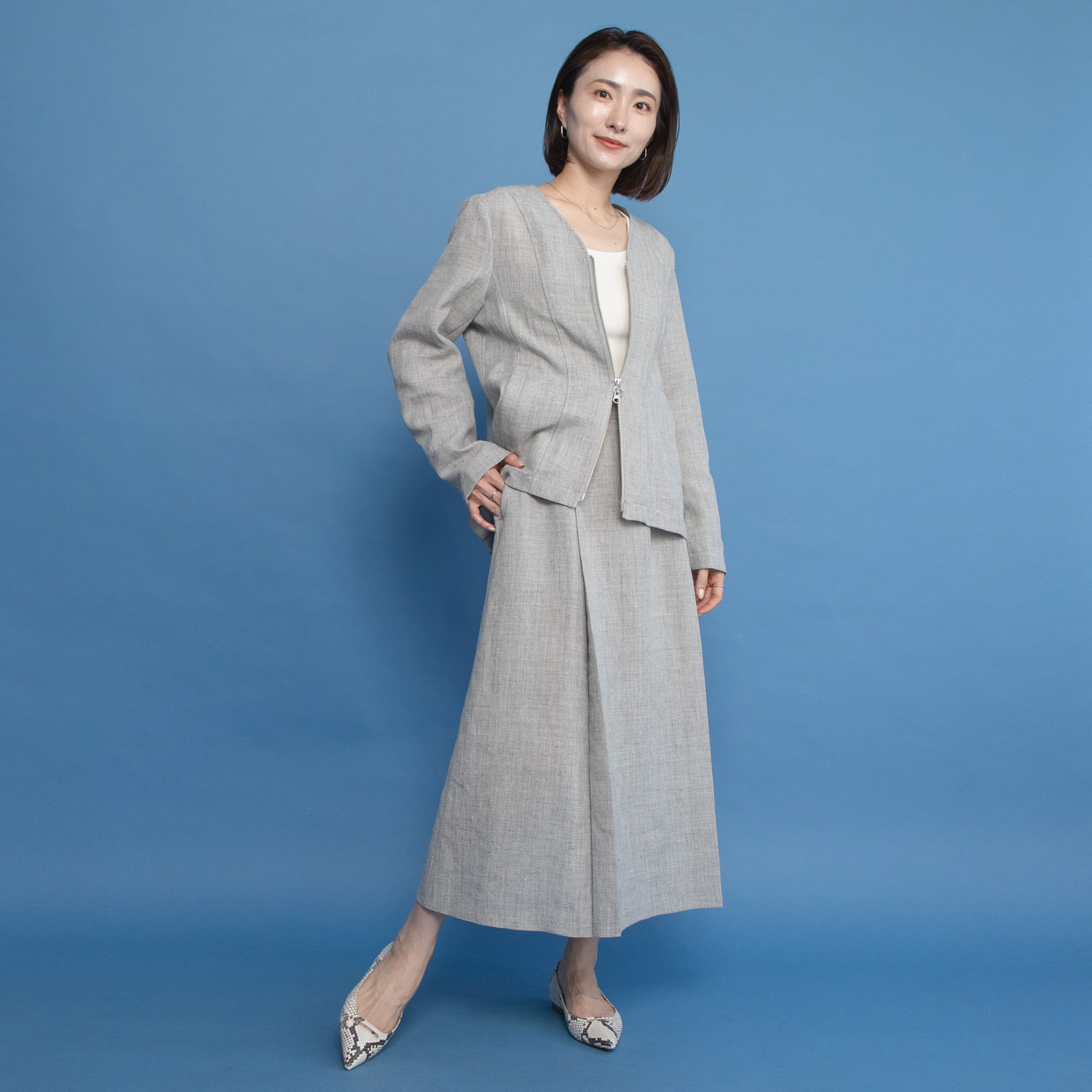 レア　ジェム 天然素材のマリアージュ フレンチリネンとウールで マニッシュに装う タックフレアースカート