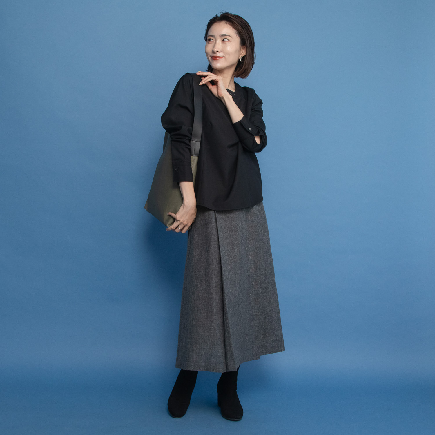 レア　ジェム 天然素材のマリアージュ フレンチリネンとウールで マニッシュに装う タックフレアースカート