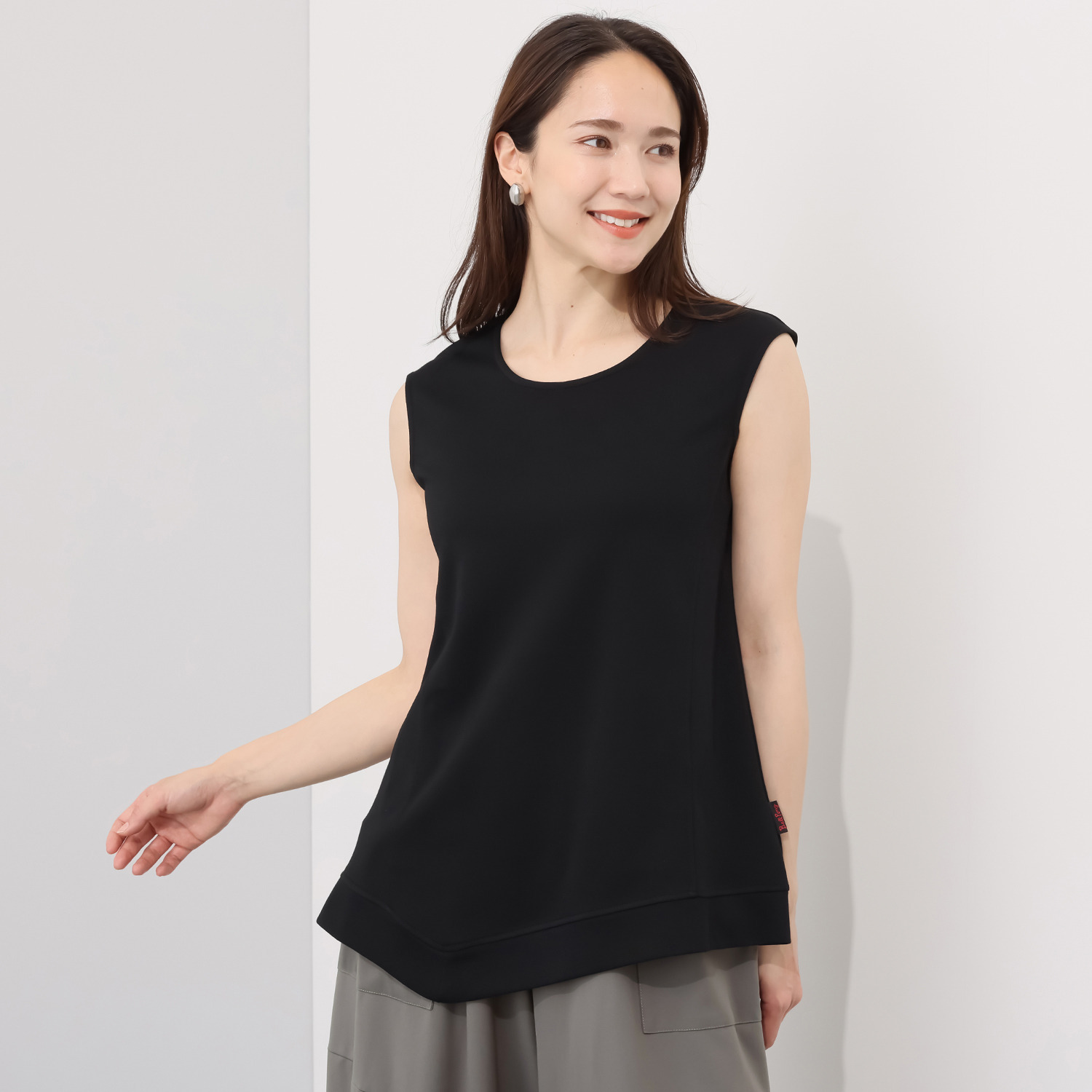 ベルポニー Ａラインシルエット アシンメトリーヘムライン デザインタンクトップ