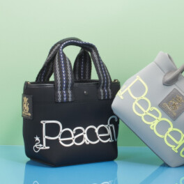 エーディーエムジェイ 魔法のように軽い マジックライト ＰＥＡＣＥＦＵＬトート ＜Ｓ＞