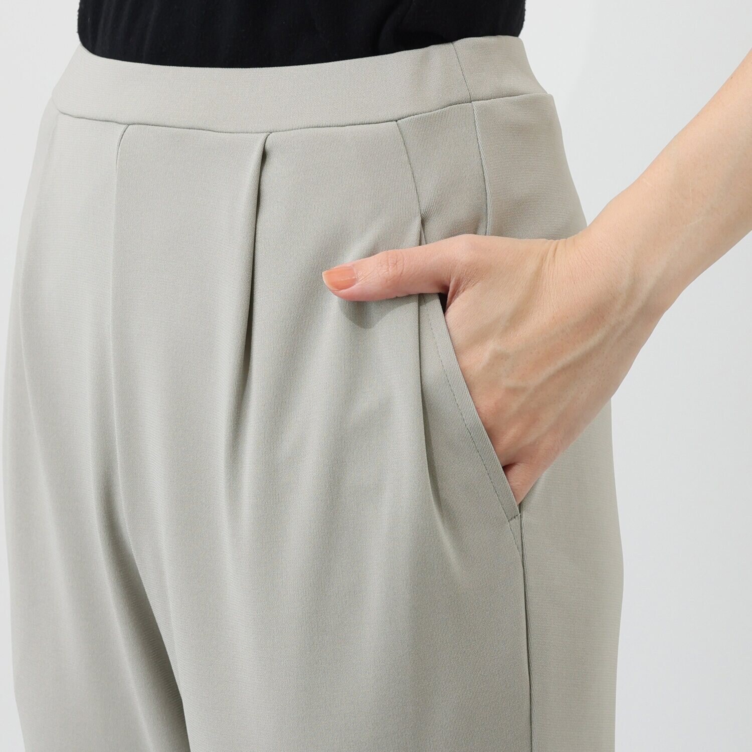 上質ごこち ＵＶカット・接触冷感 涼しさと上質をまとう さらさらタックパンツ