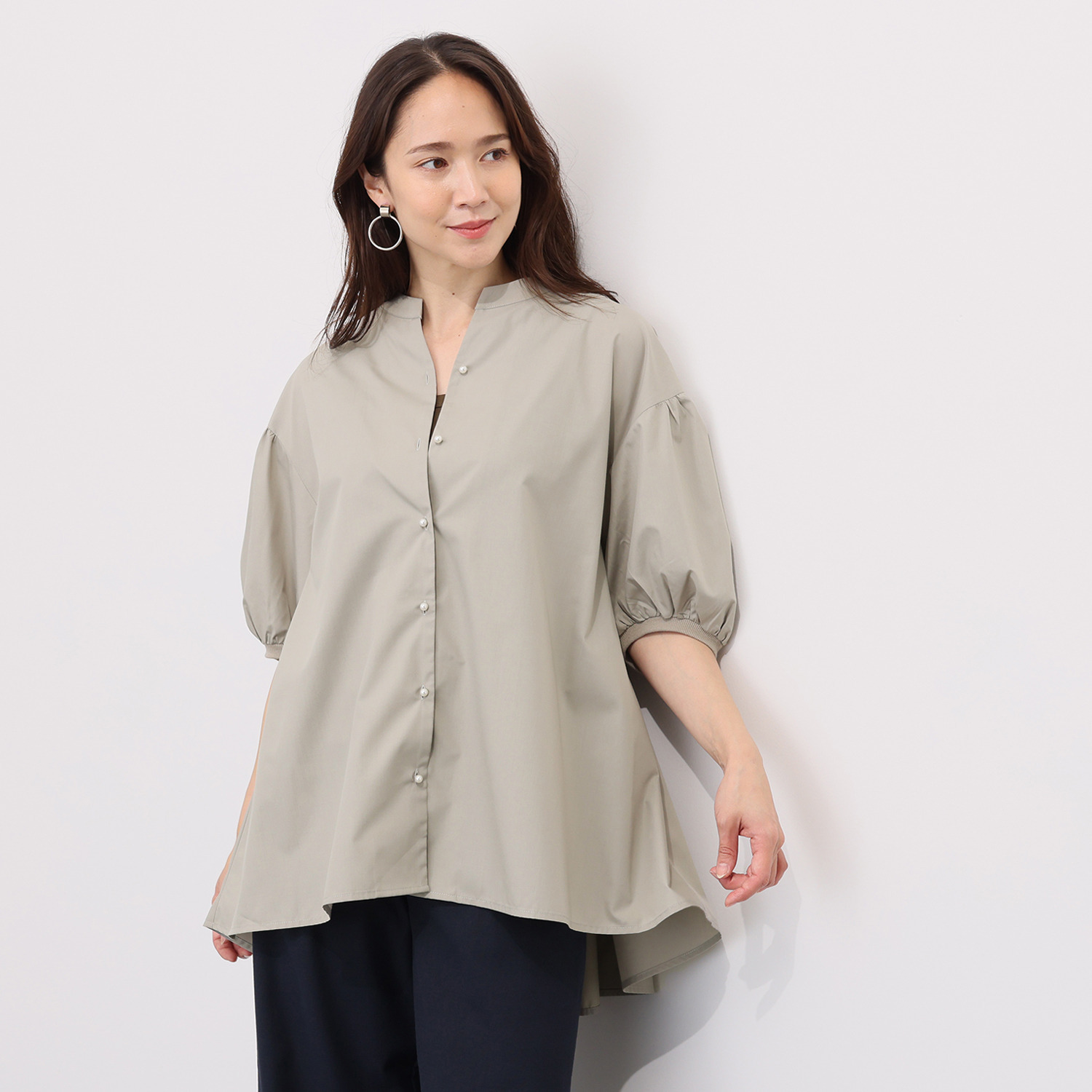 リサリサ パール調ボタンアクセント 袖コンシャス チュニックブラウス