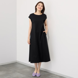 元町ゼラール エグゼクティブ ジャージー素材使用 脇がのぞきにくい タックスリーブデザイン ワンピース