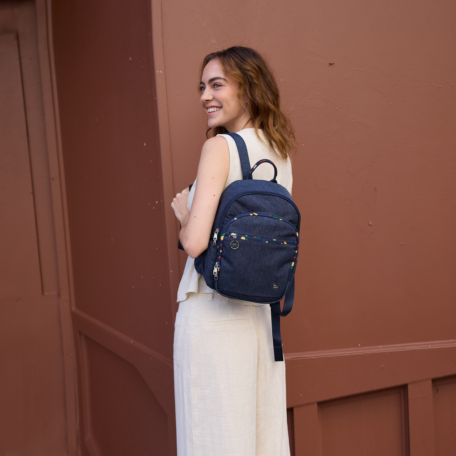 ビサイユ ショップチャンネル デビュー１０周年記念 トロピカルフルーツ はっ水２ウェイリュック ＜イチゴチャーム付＞