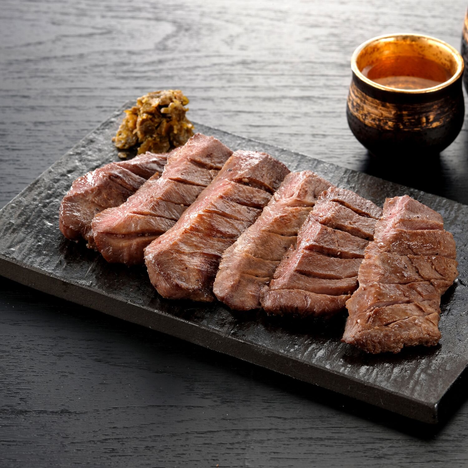 ＜岩手県宮古＞吉田精肉店 手切り仕上げ！ やわらか熟成厚切り牛タン 