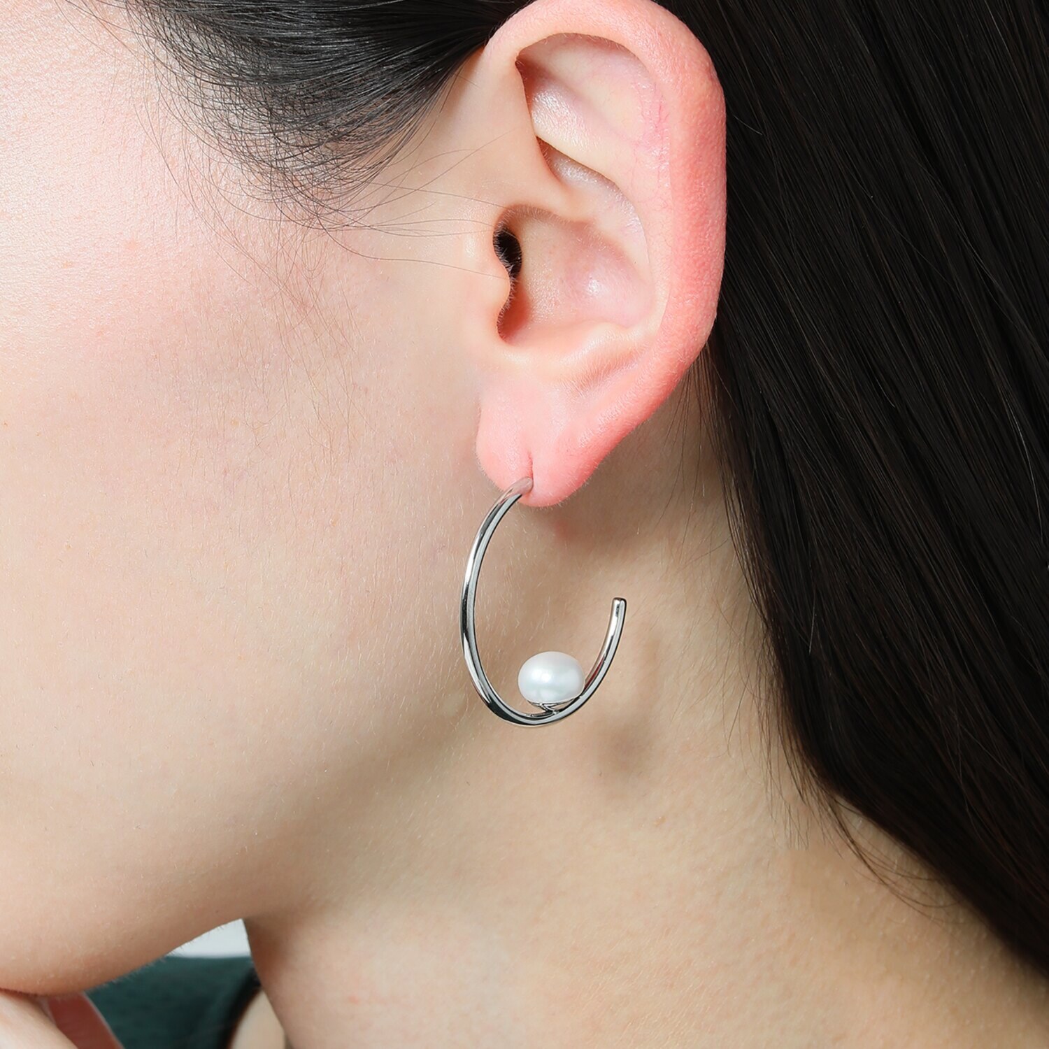 ラフィナリスタ サージカルステンレス 淡水パールアクセント フープピアス