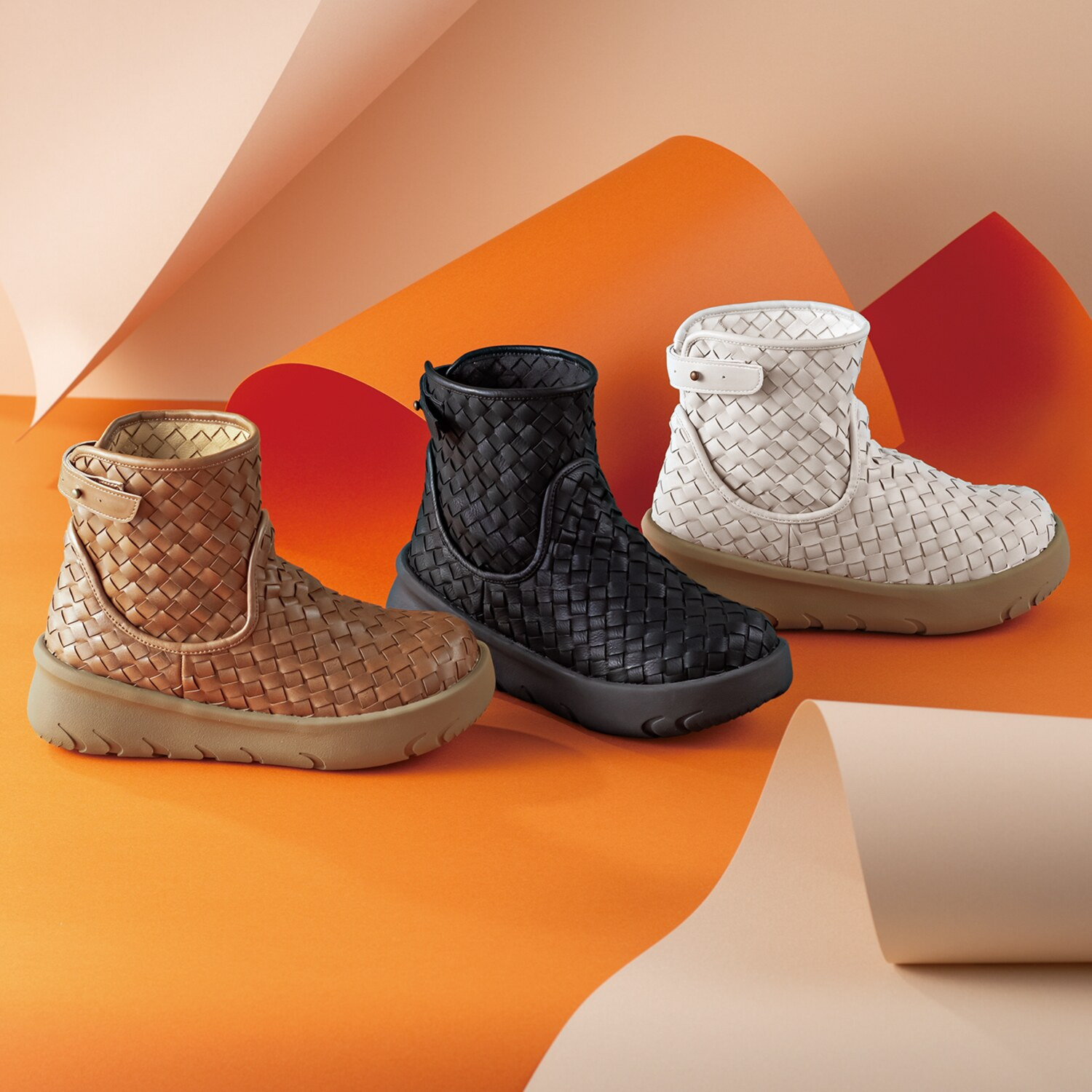 リン・クローバー 名作の予感！ メッシュデザイン 軽量厚底ショートブーツ