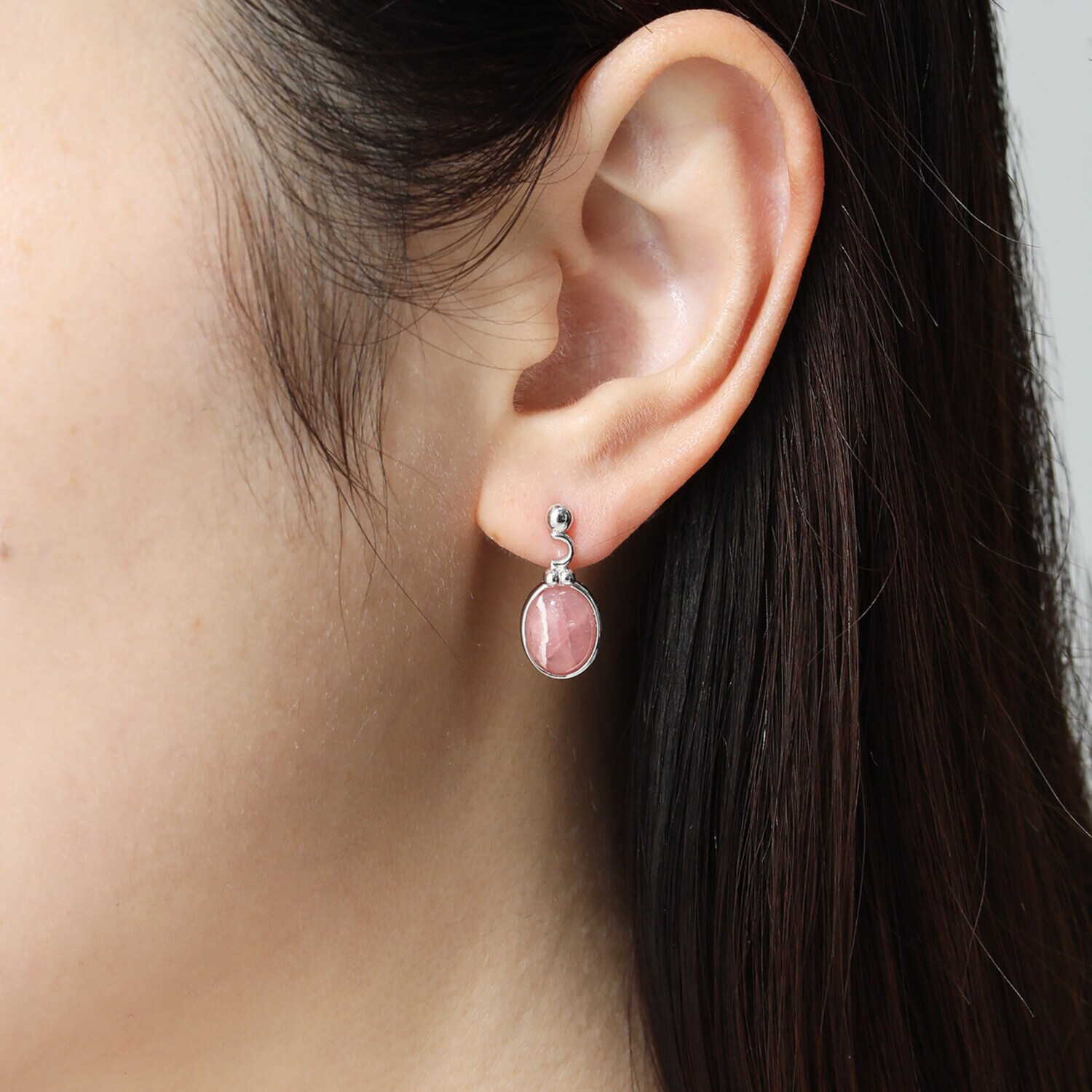 イーシア シルバー ロードクロサイト オーバルカボション イヤリング／ピアス