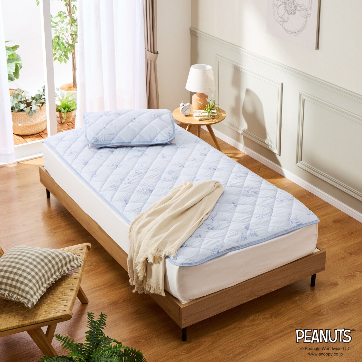 スヌーピー Ｈａｐｐｉｎｅｓｓ ＰＥＡＮＵＴＳ クール＆パイル リバーシブル敷きパッド
