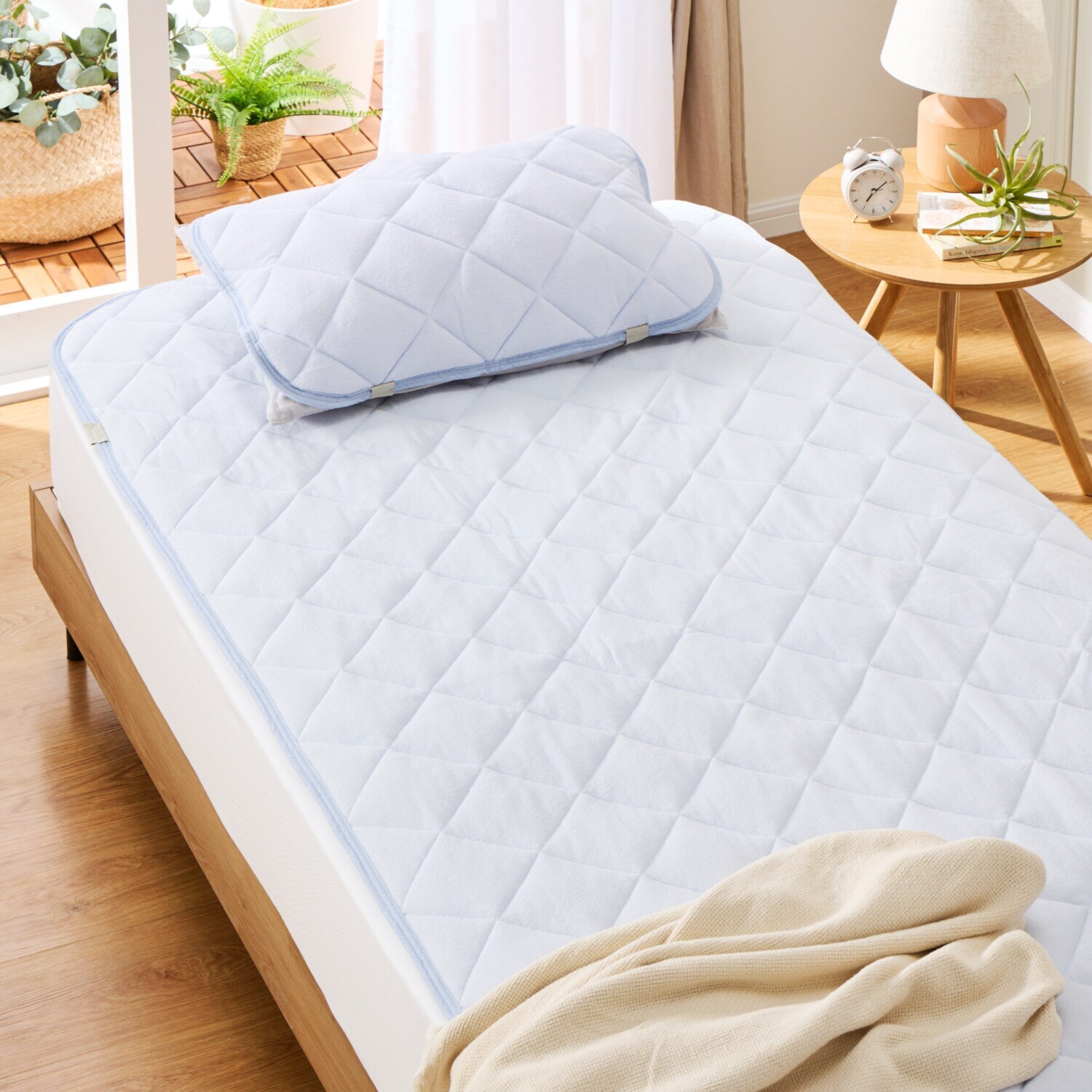 スヌーピー Ｈａｐｐｉｎｅｓｓ ＰＥＡＮＵＴＳ クール＆パイル リバーシブル敷きパッド