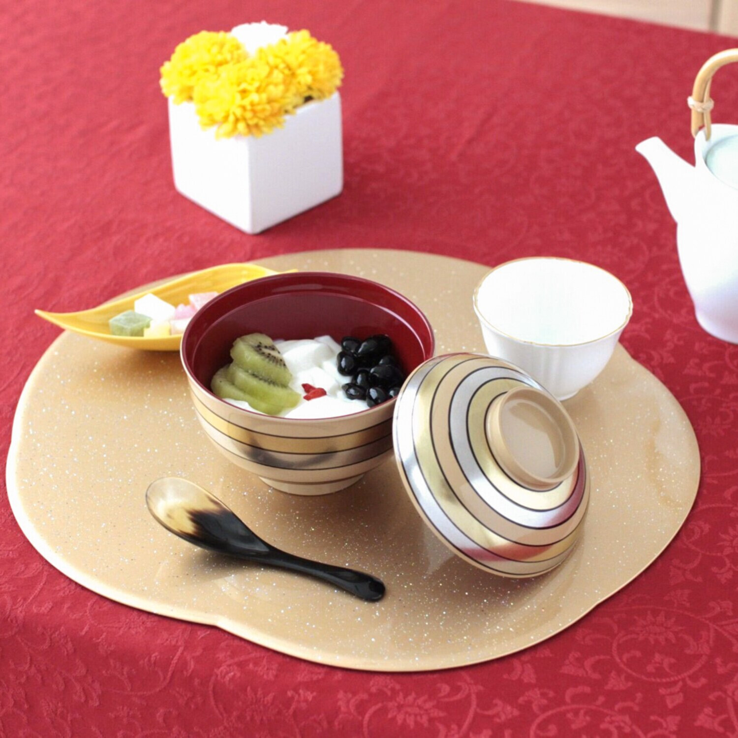 山中塗り 宝独楽 蓋付き椀