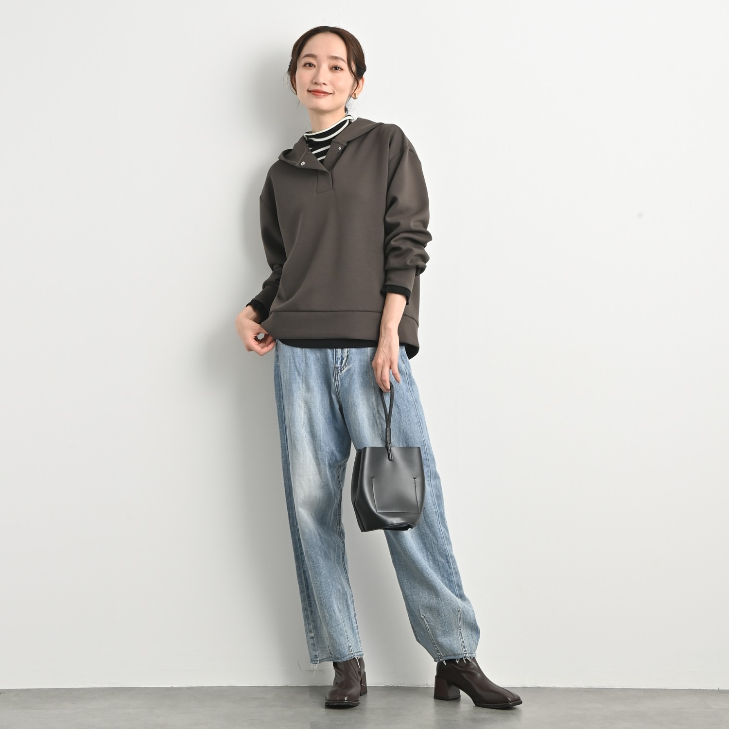 元町ゼラール もっちりきれいめ ジャージー フロントスリットデザイン 上品フーディー プルオーバー