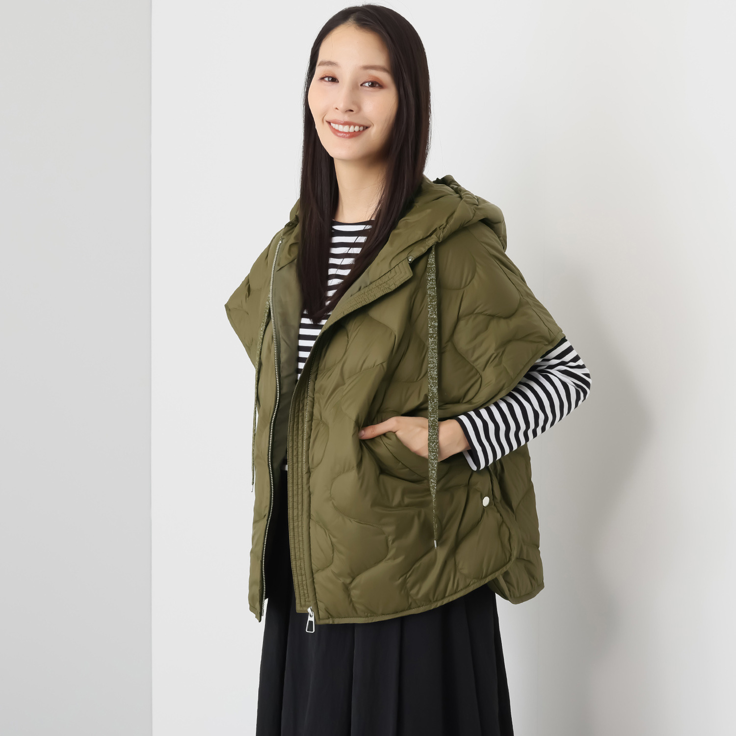 スタイルフライ はっ水 ウェーブ柄キルト フード付ダウンポンチョ