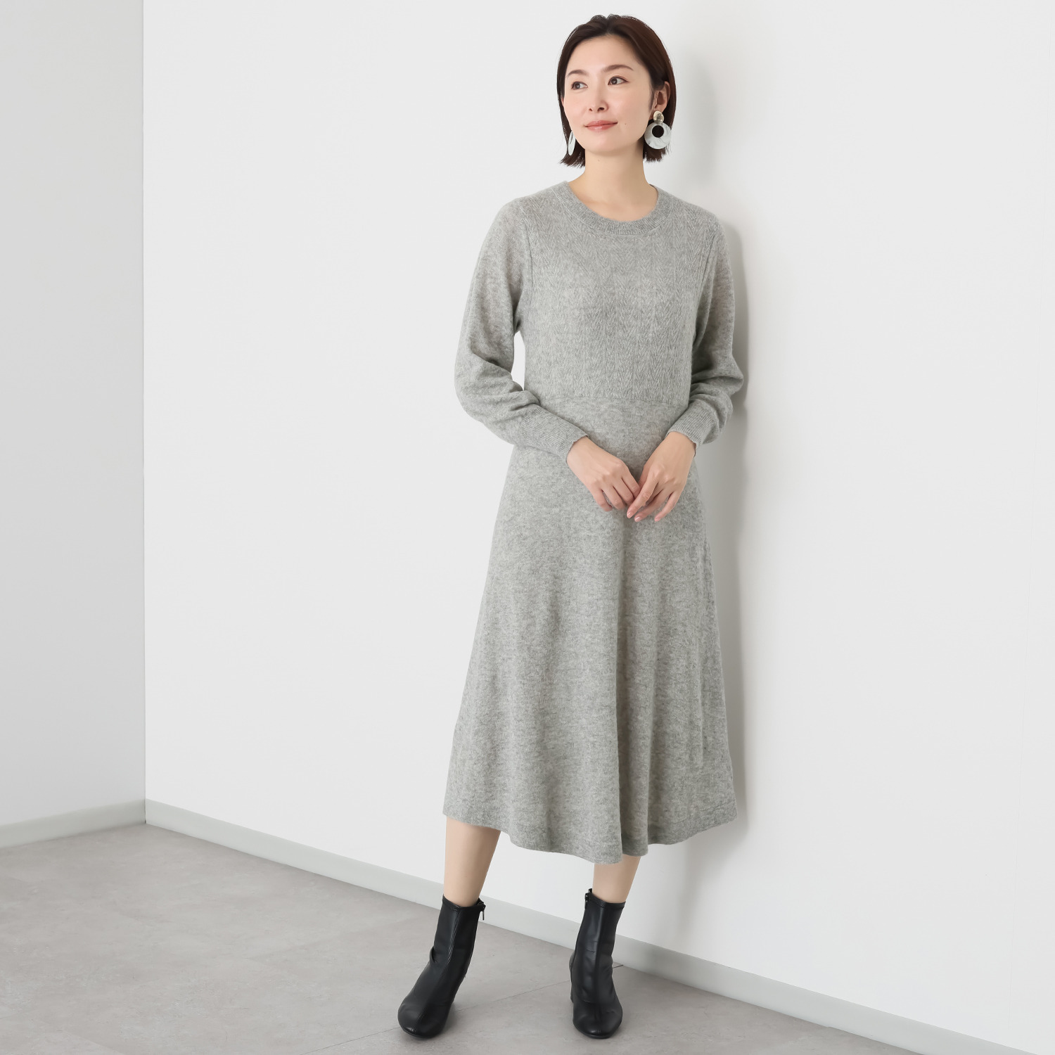 ソアージュ ベビーアルパカ１００％ ふんわり暖かい ヘリンボーン柄 ニットワンピース