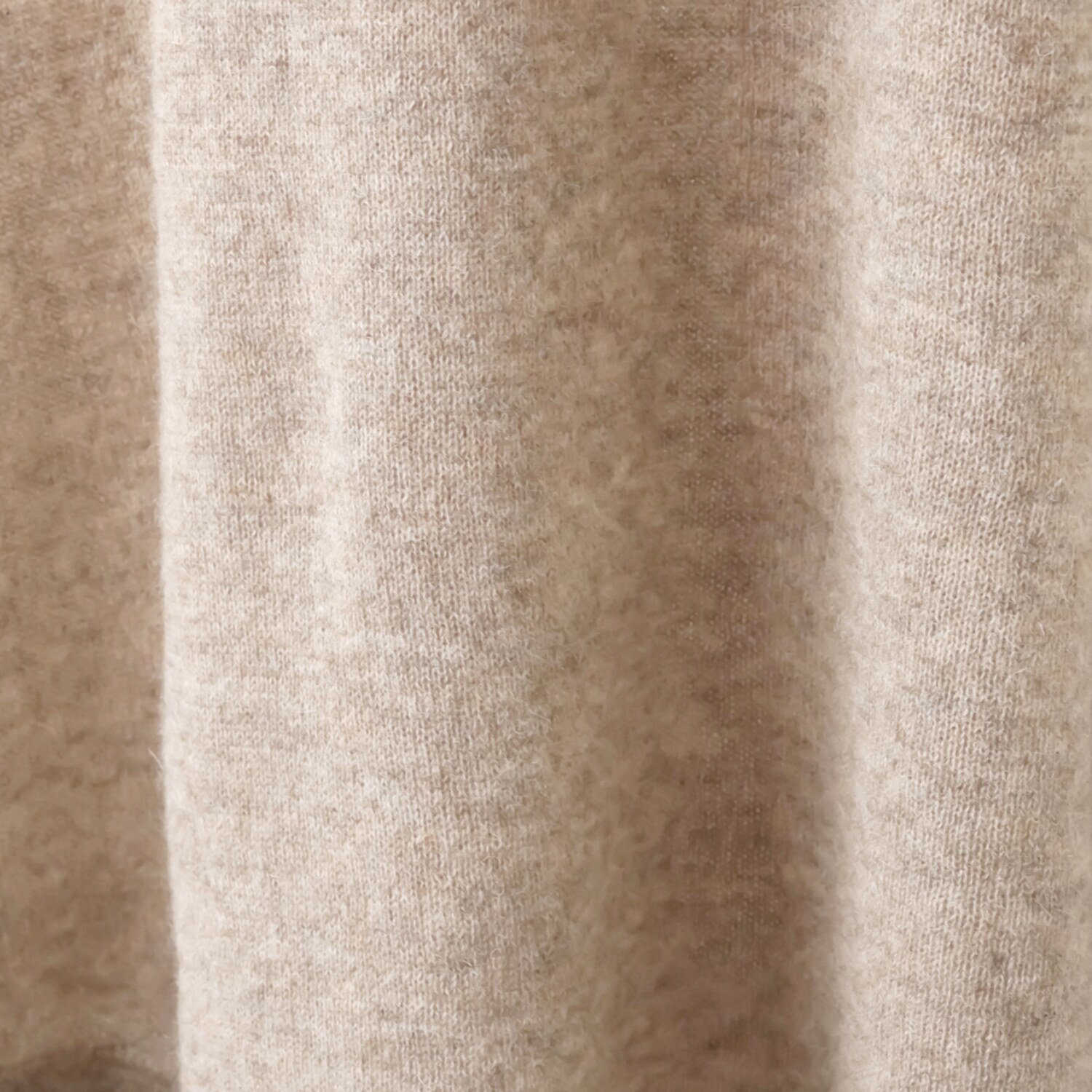 ソアージュ ベビーアルパカ１００％ ふんわり暖かい ヘリンボーン柄 ニットワンピース