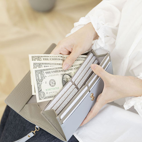 マリ・クレール イタリアンレザー 見やすくて使いやすい！ ガラスビジュウクローバー アクセント ギャルソン長財布