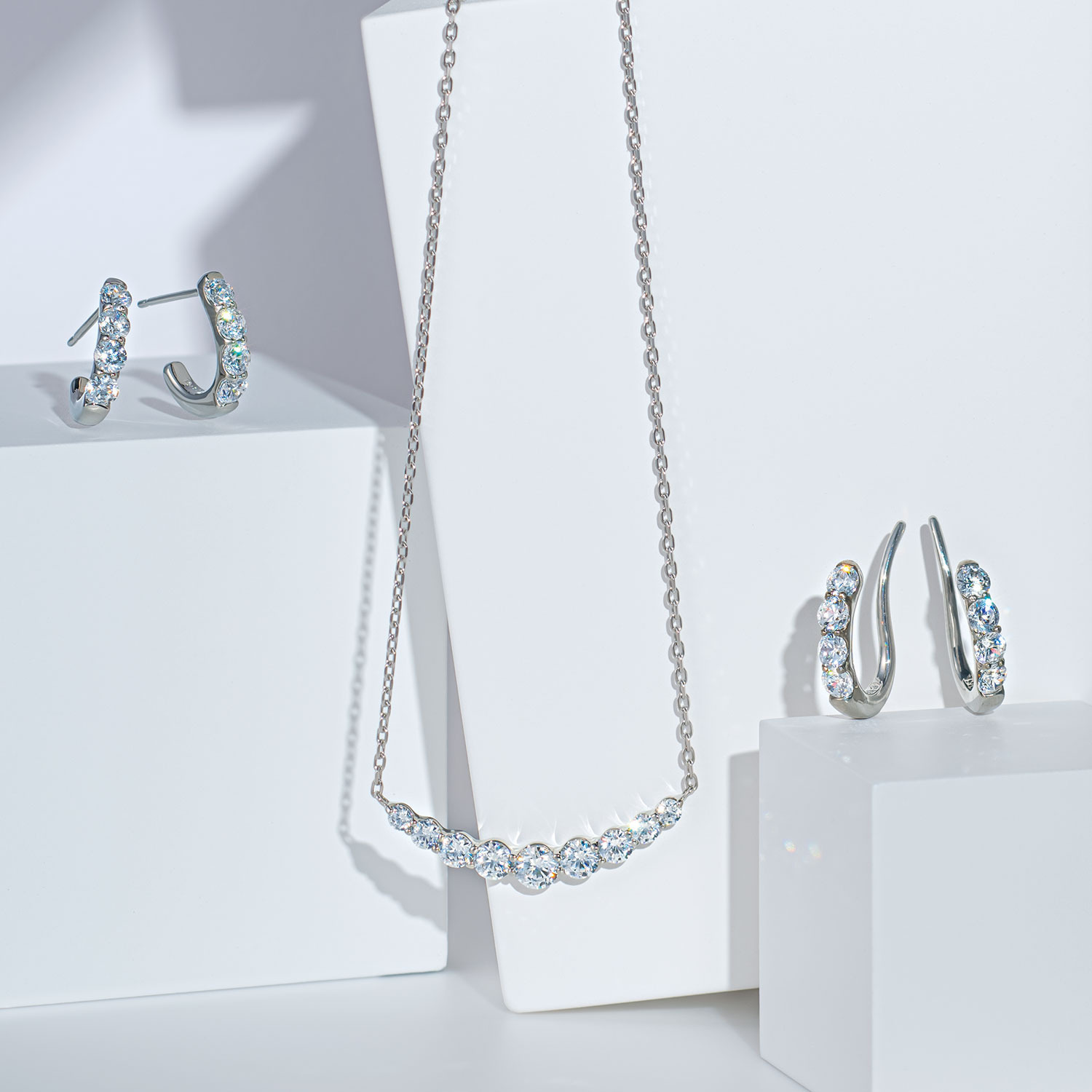 ステングレイス サージカルステンレス プレシオサ社製ＣＺ ラインデザイン ピアス／イヤークリップ