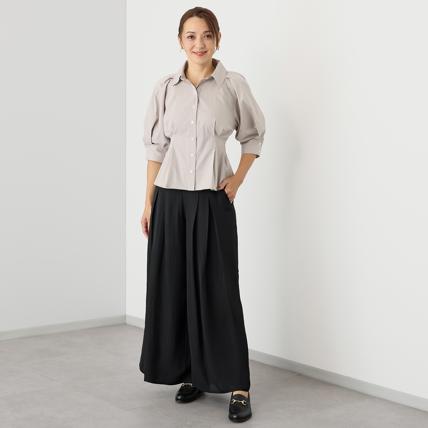 ゴドー 希少なアセテート１００％ ドレープワイドパンツ