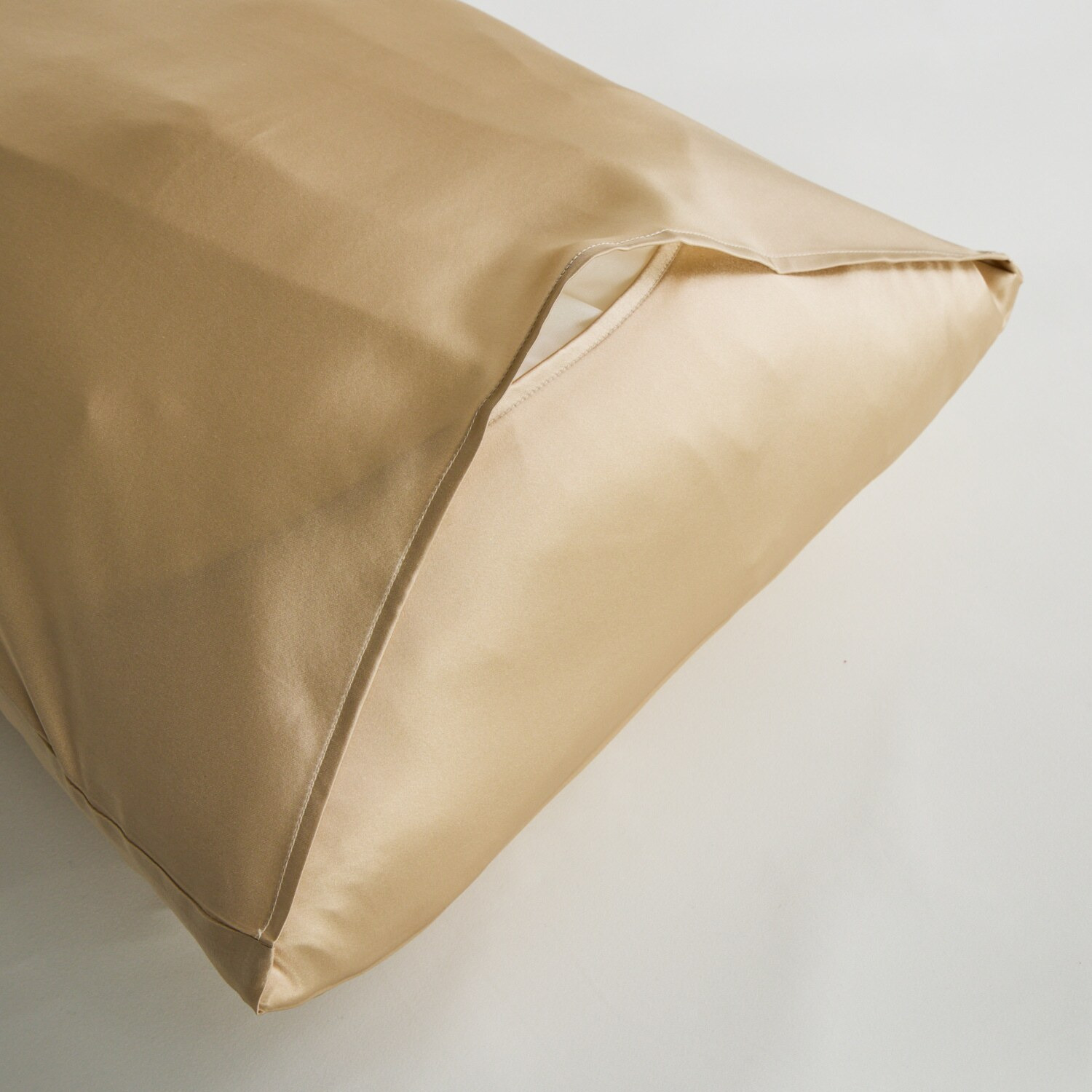 シルクのトップレベル！ 格付け６Ａ評価の生糸使用 マルベリーシルク１００％ ピローケース