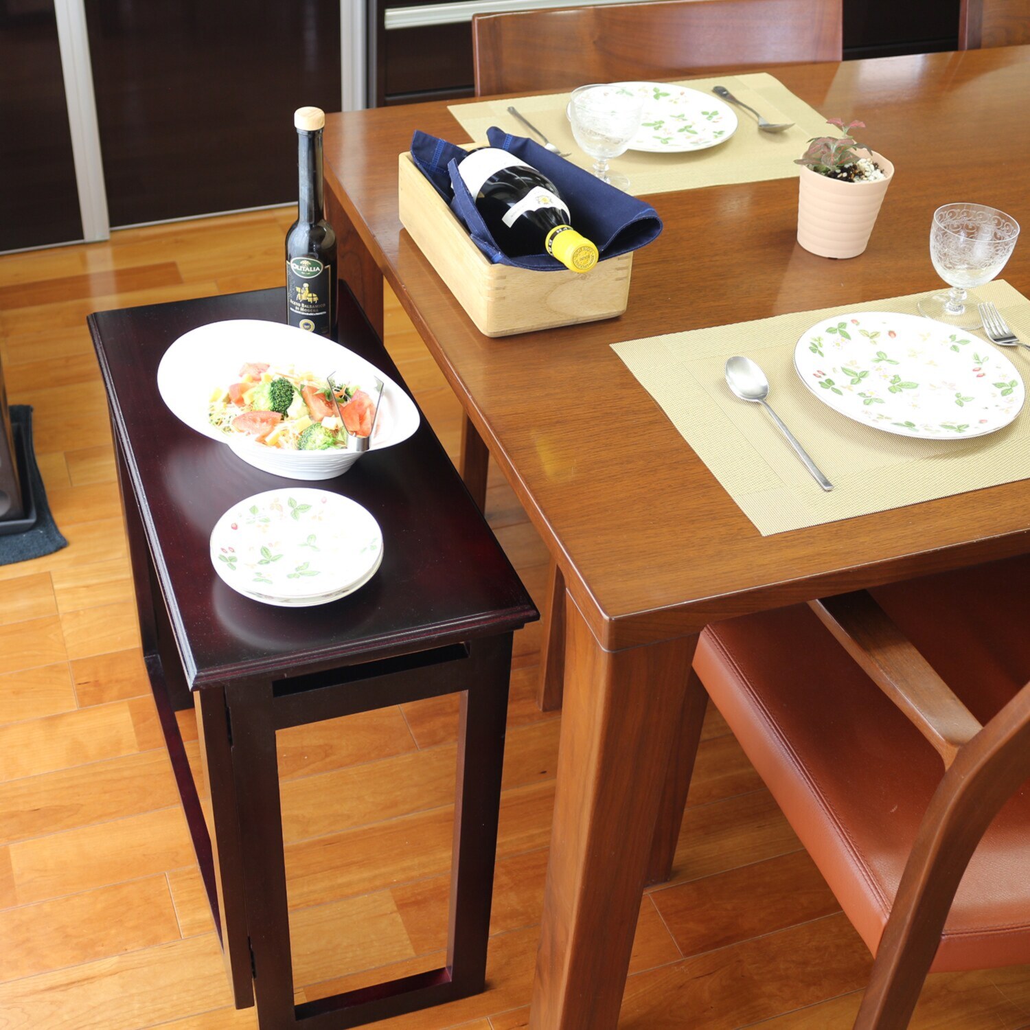 完成品でお届け！ 天然木桐材使用 マルチに活躍する 折りたたみ パタパタ便利机　ハイ