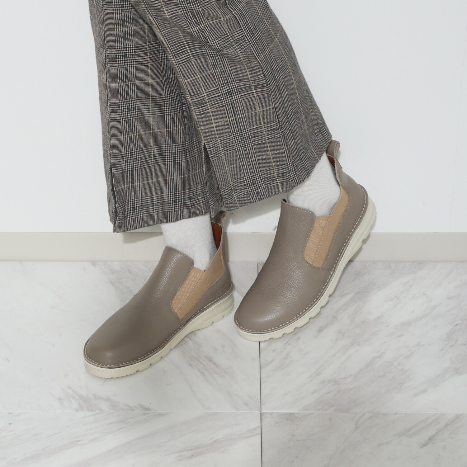 ＪＳハートレーベル ＜日本製＞ はっ水姫路レザー 軽くてオシャレが楽しめる サイドゴア軽量ブーツ