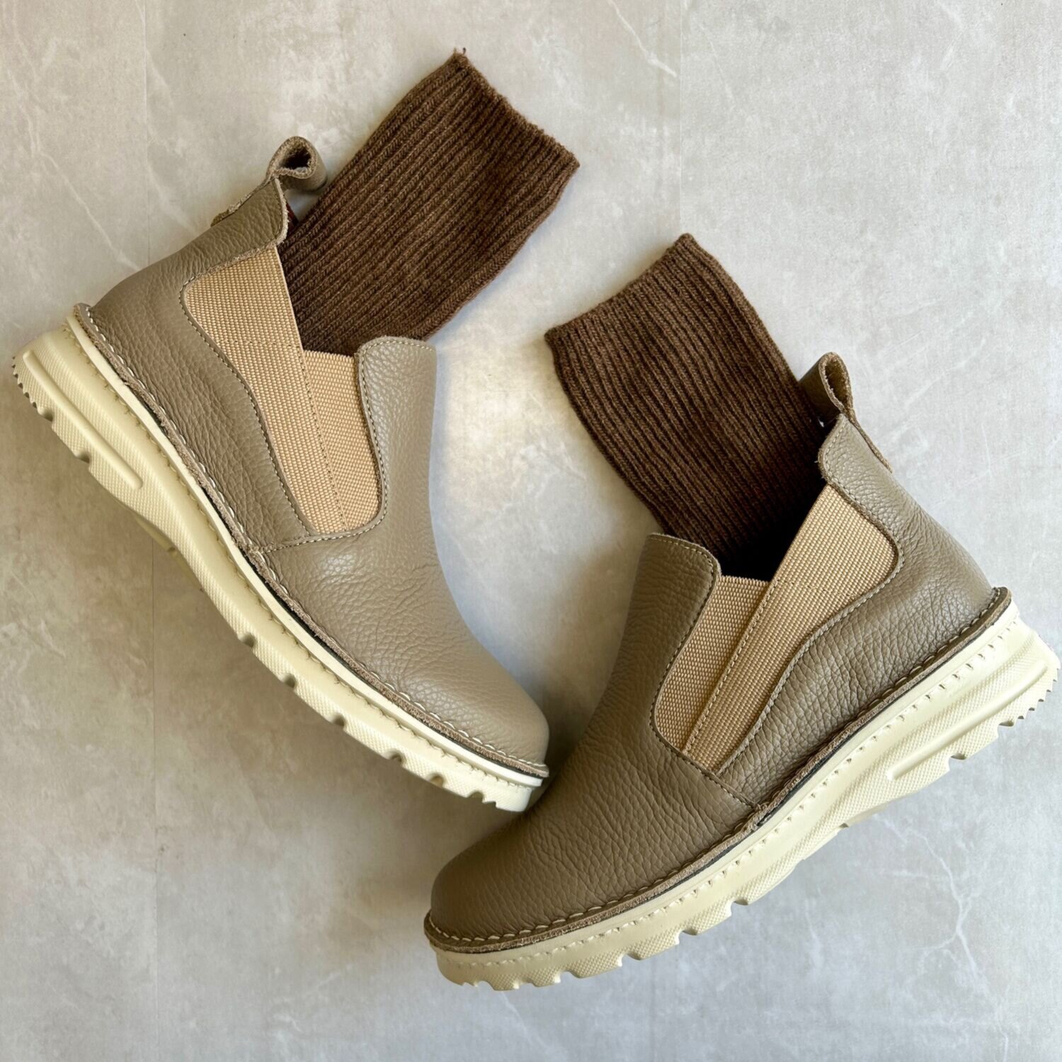 ＪＳハートレーベル ＜日本製＞ はっ水姫路レザー 軽くてオシャレが楽しめる サイドゴア軽量ブーツ